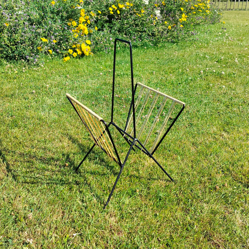 Vintage avisholder i metal med snøre