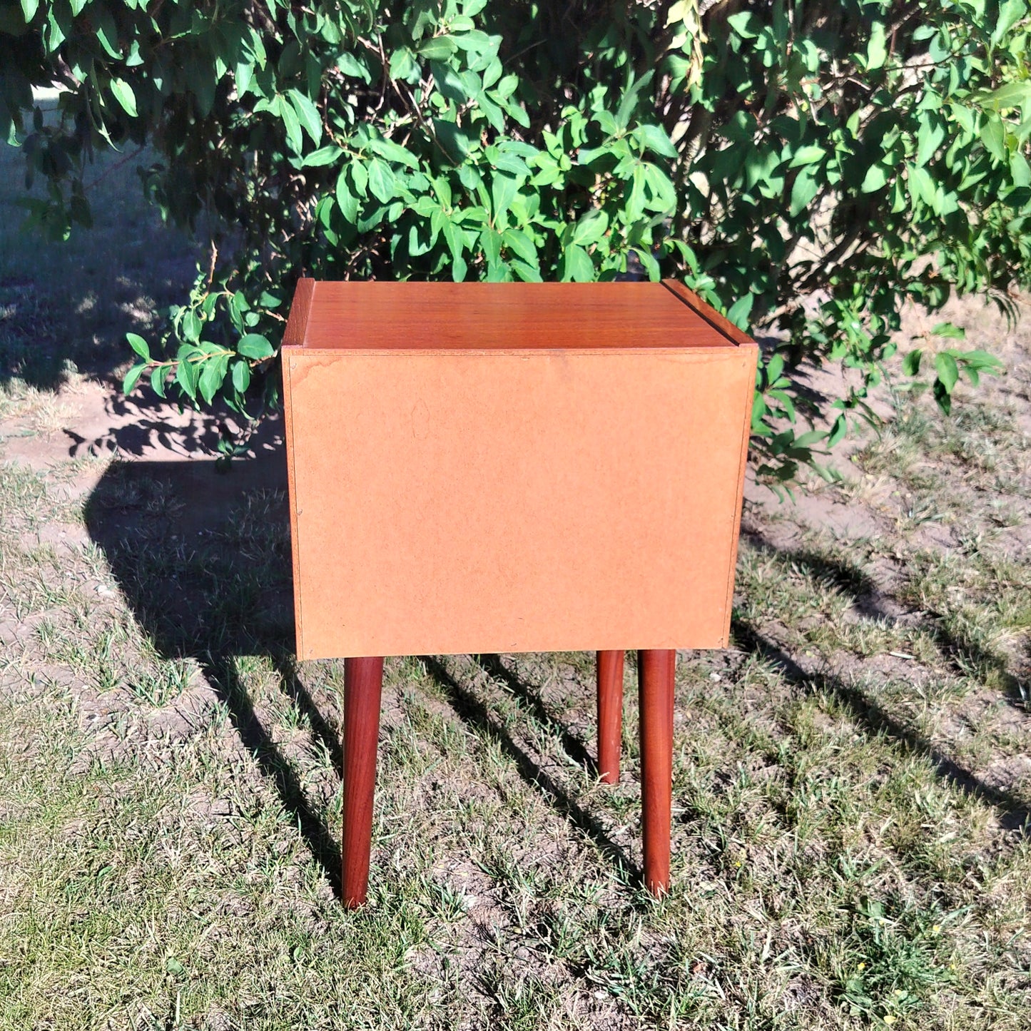 Secondhand - Teak sengebord med 2 skuffer