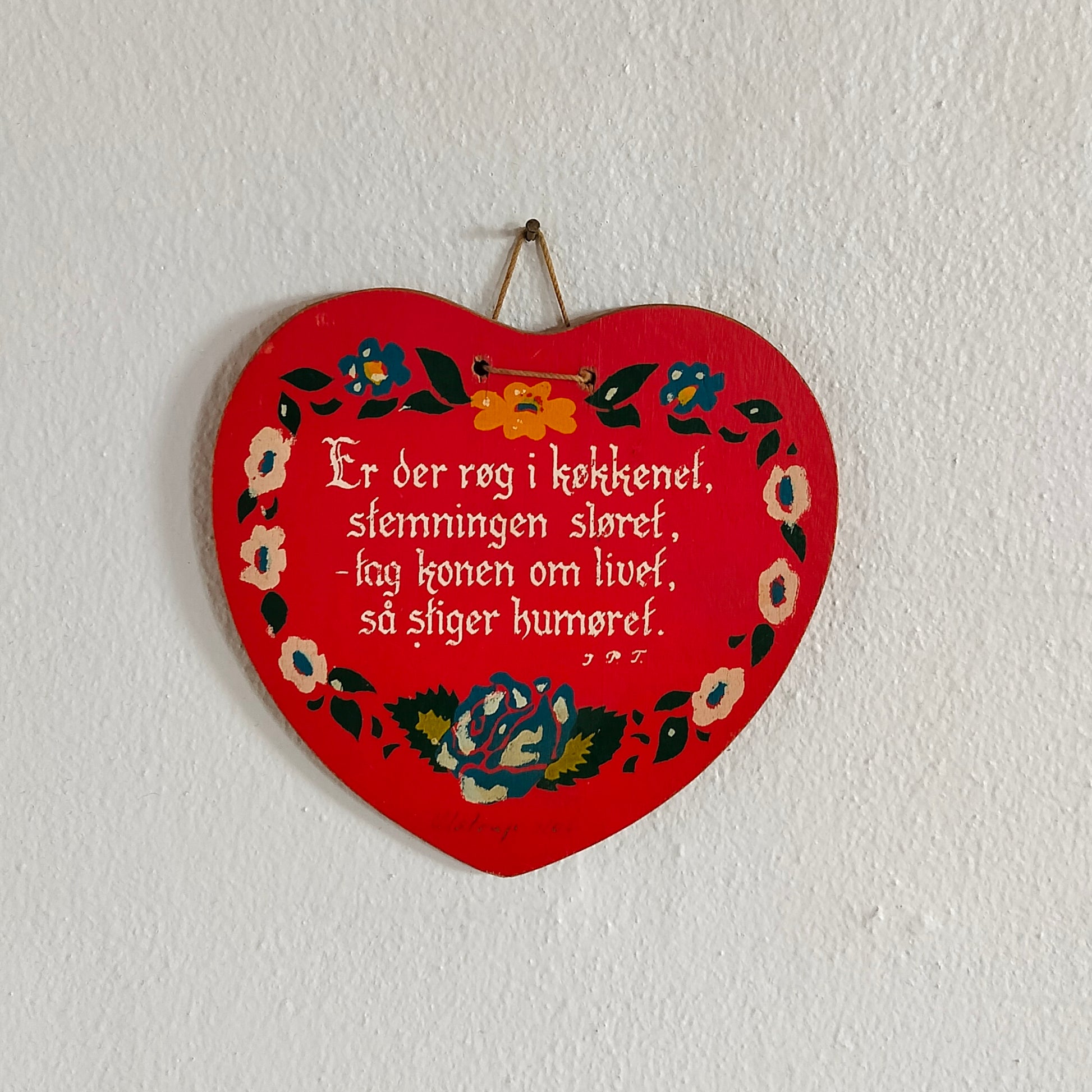 Secondhand dekorationshjerte / lokumshjerte med tekst om Konen
