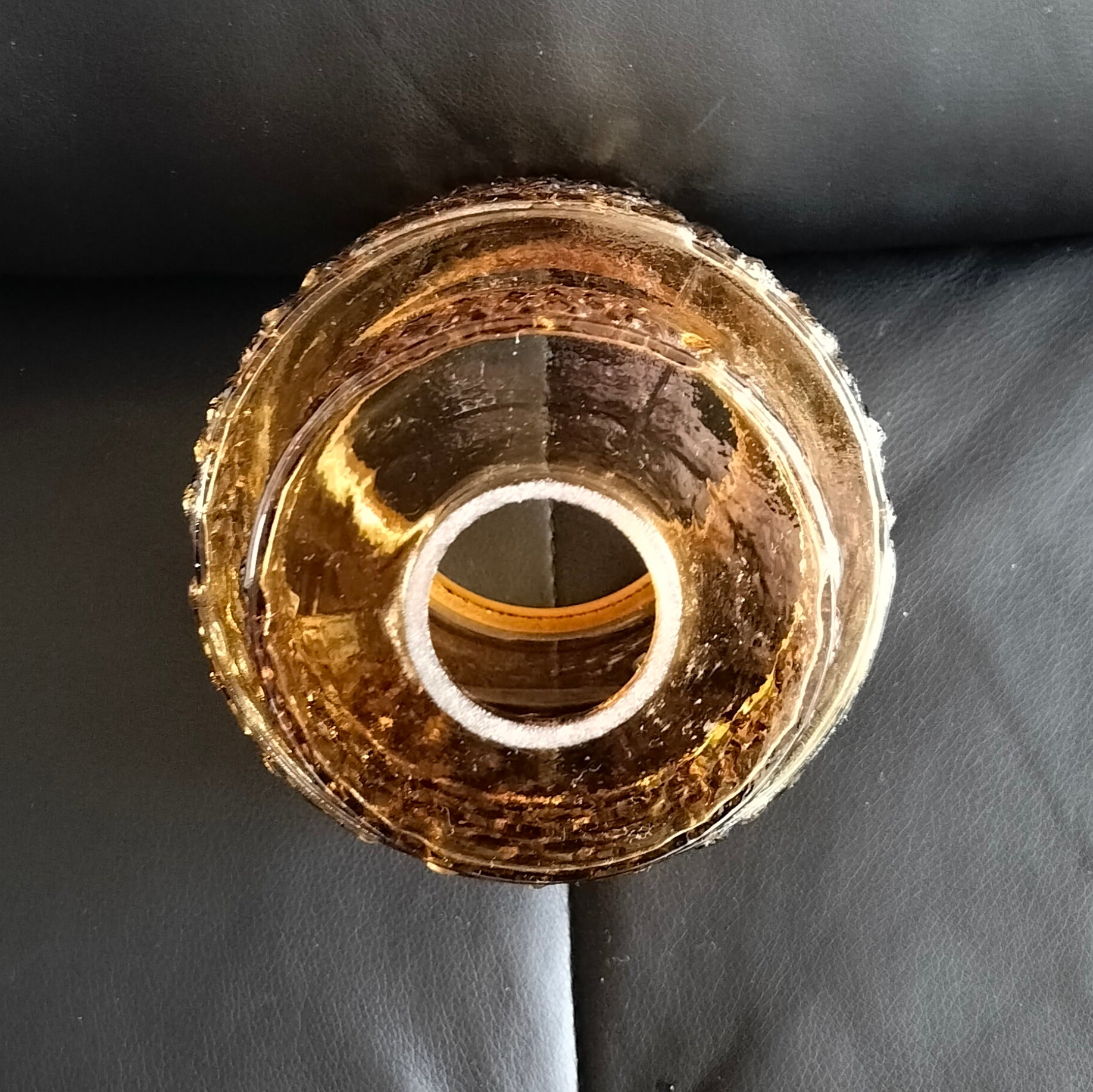 Secondhand - Lampeskærm mønstret ravfarvet glas