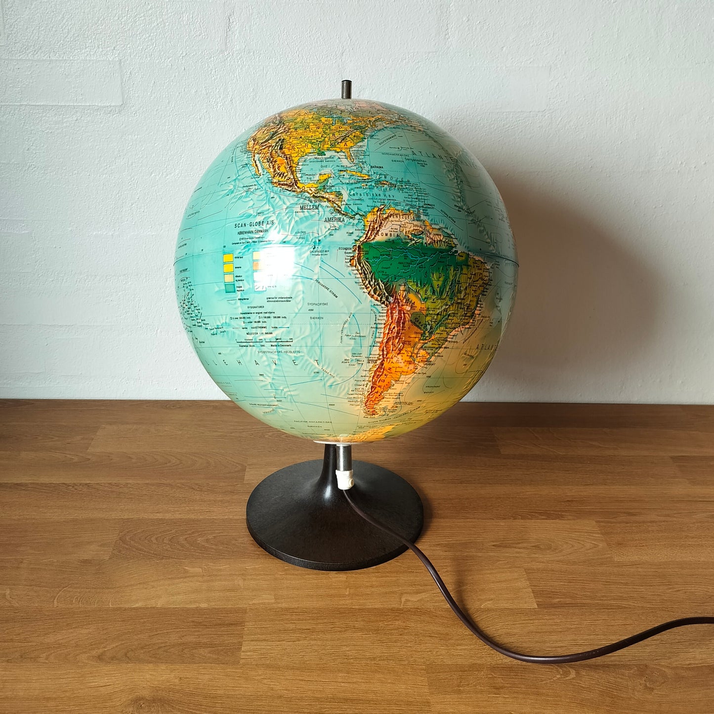 Secondhand - Scan-Globe Globus på brun plastik fod (1972)