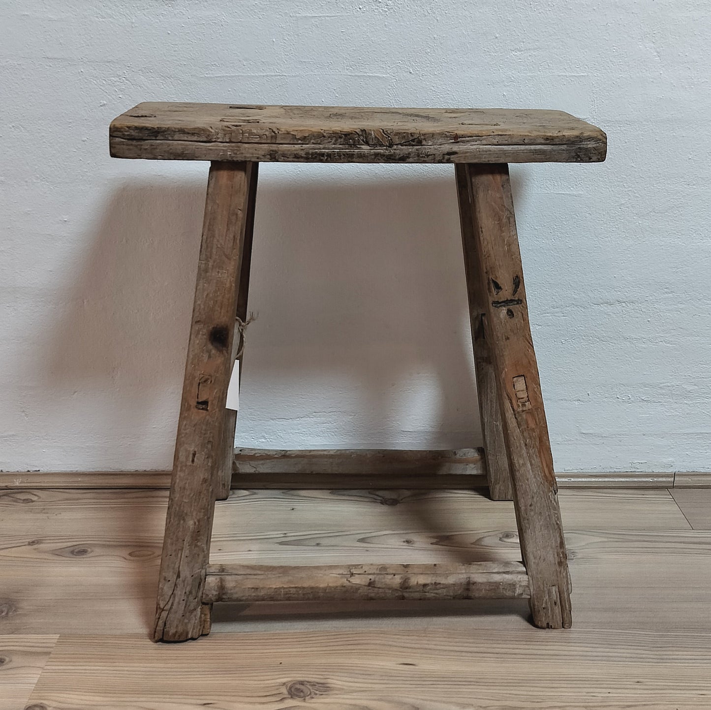 Bænk af genbrugstræ UNIKA