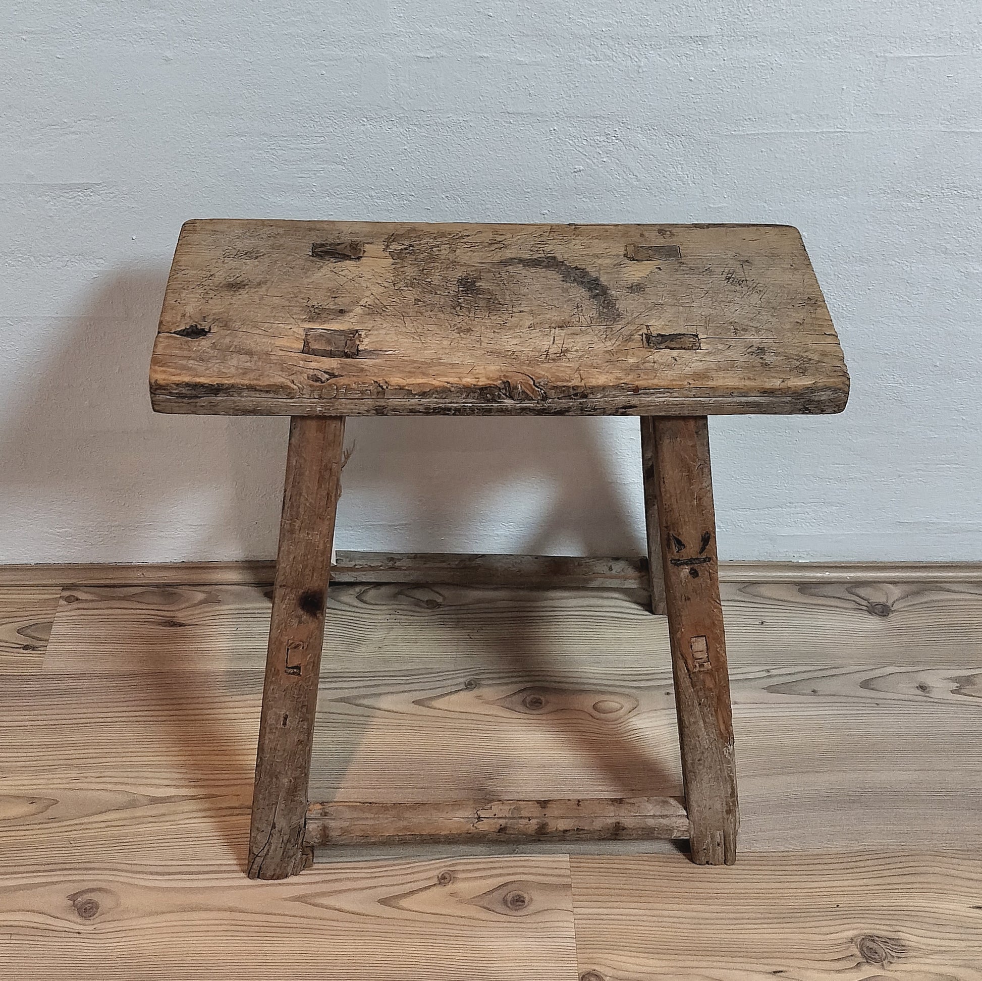 Bænk af genbrugstræ UNIKA