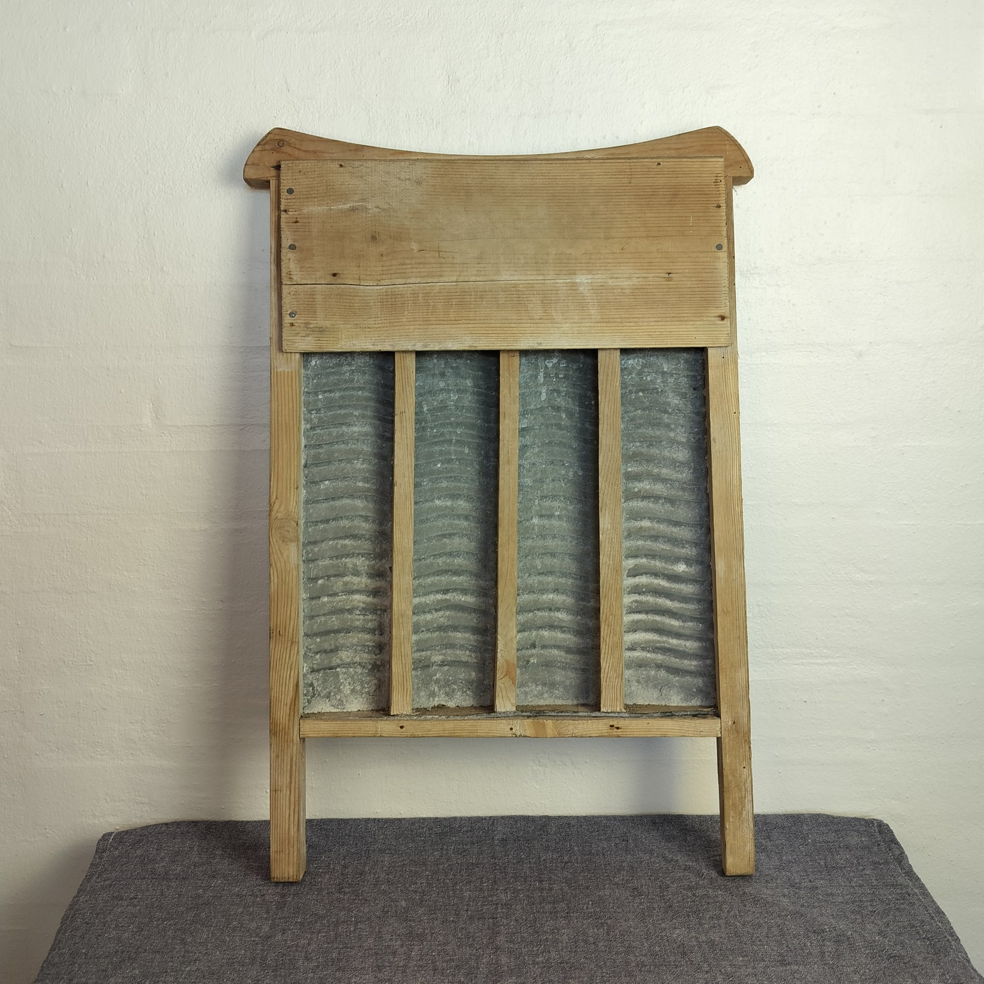 Secondhand - Gammelt vaskebræt bagsiden