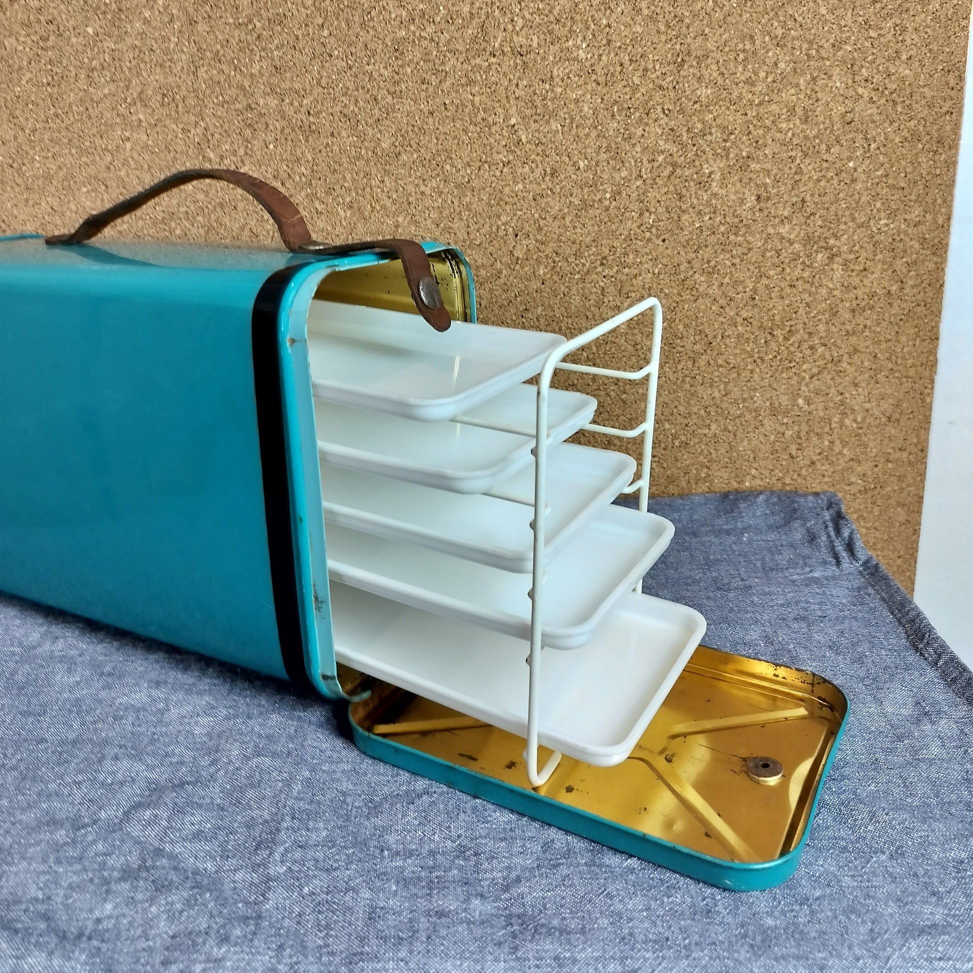 Secondhand - Retro madkasse med bakker