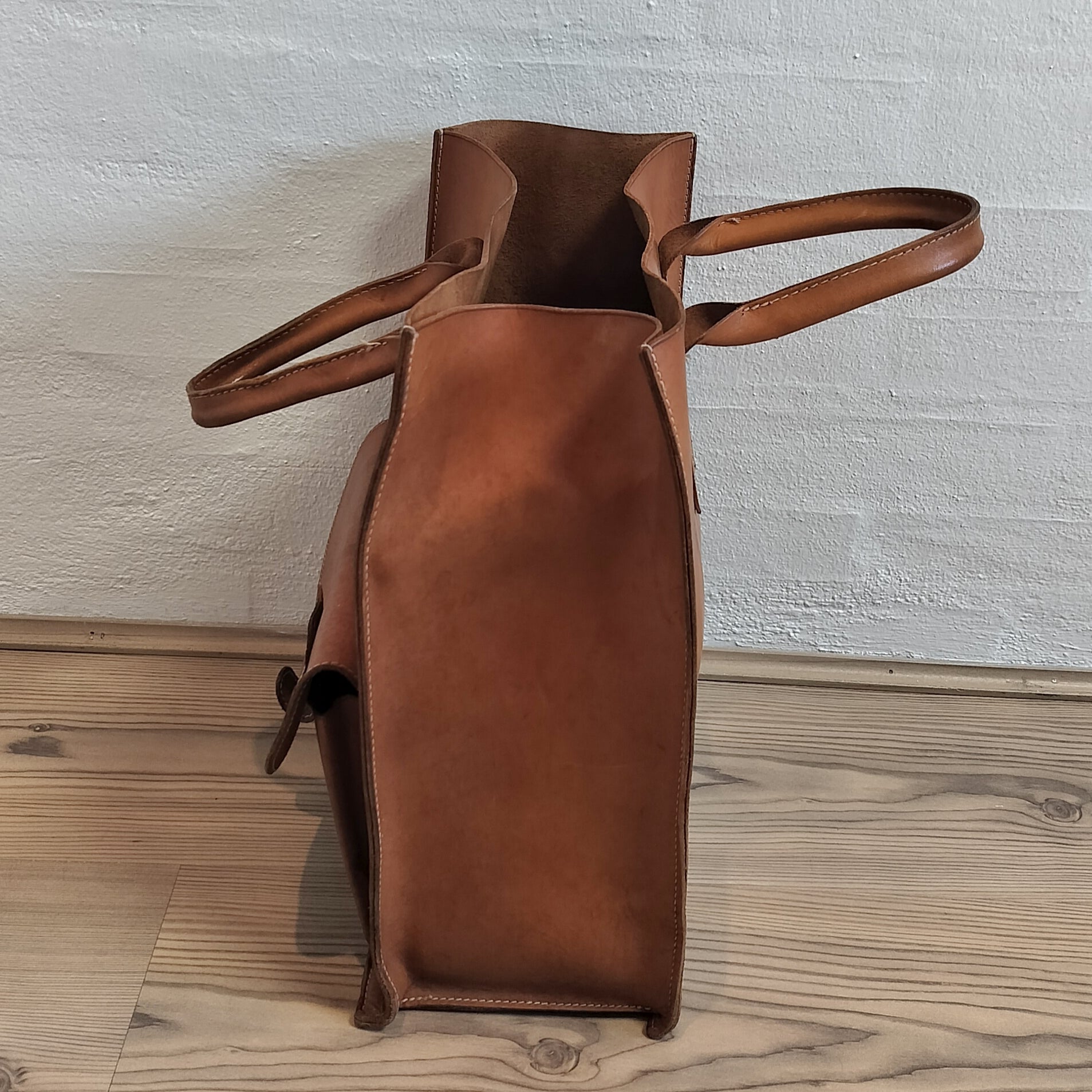 Secondhand - Shopper af kernelæder med patina