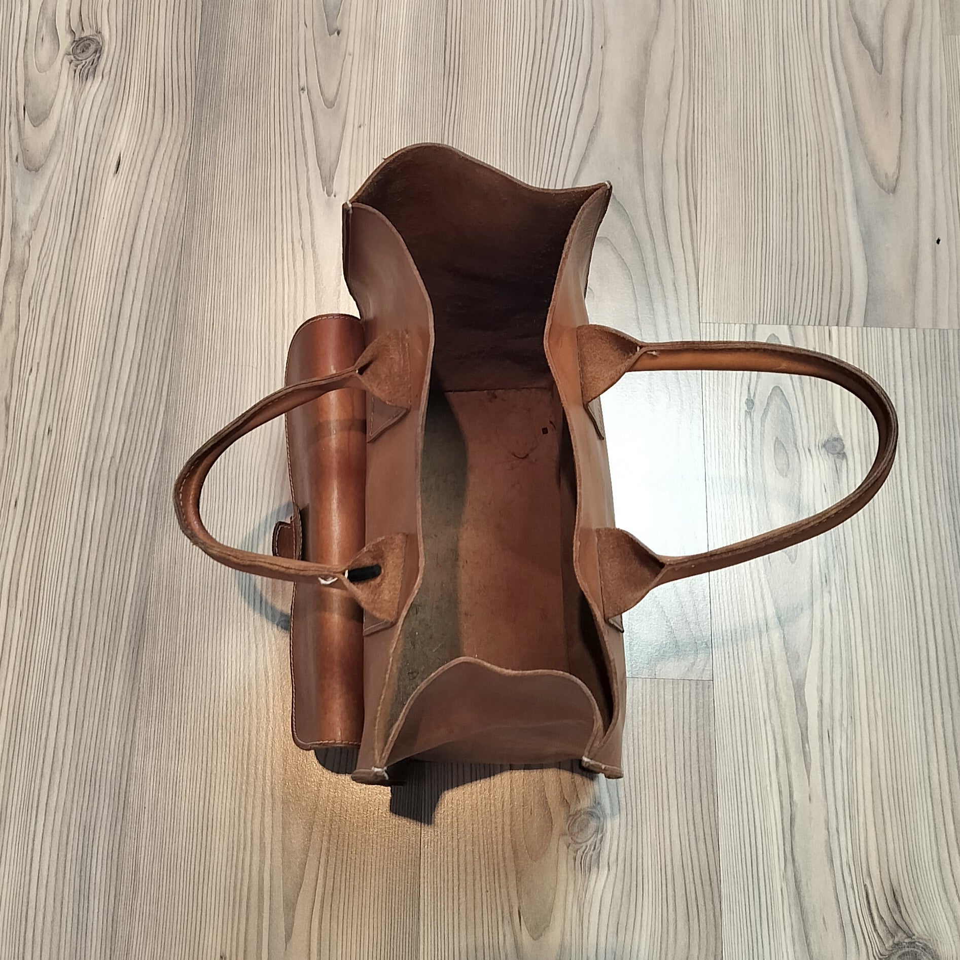 Secondhand - Shopper af kernelæder med patina