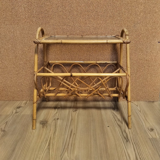 Secondhand - Bambus avisholder med matteret glasplade