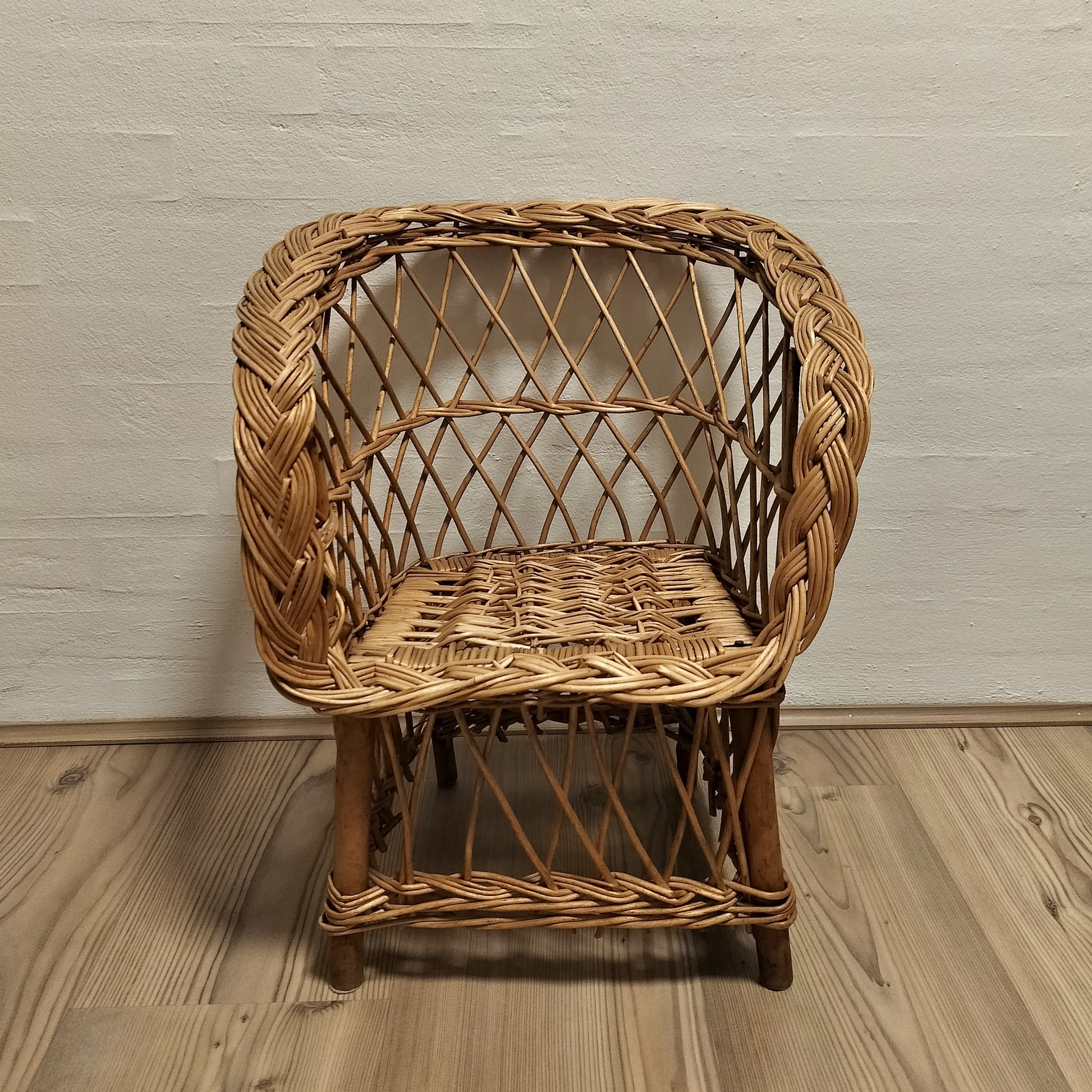 Secondhand - Flettet børnekurvestol