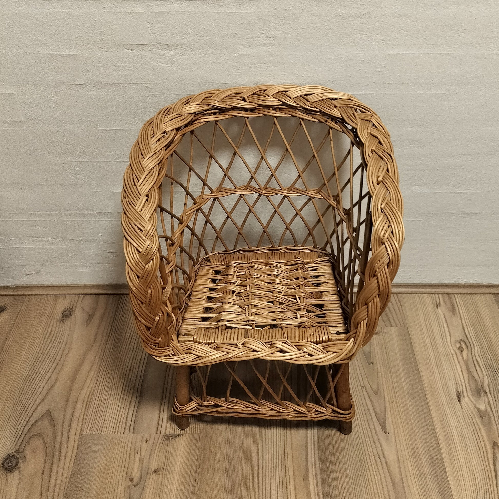 Secondhand - Flettet børnekurvestol