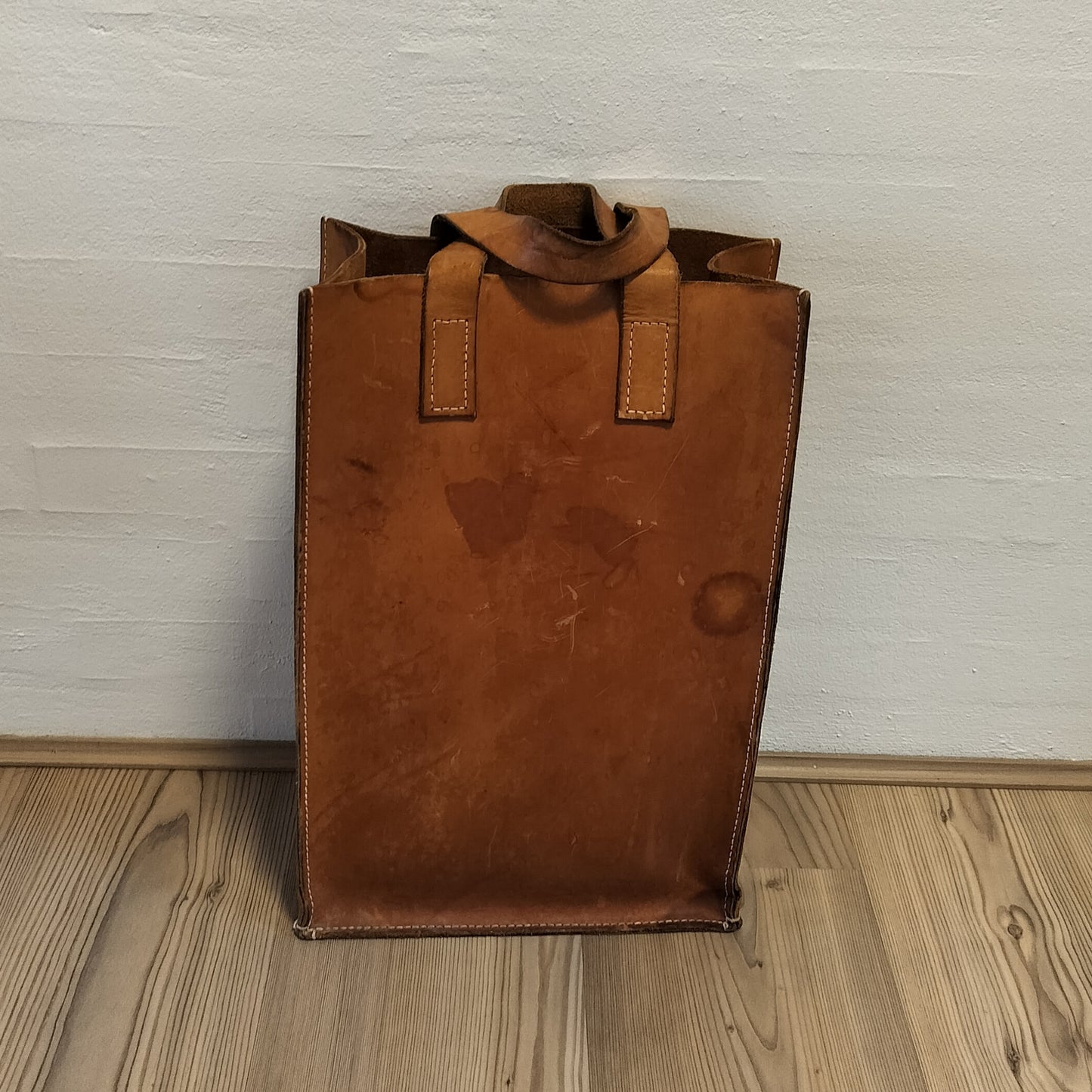 Secondhand - Shopper af kernelæder (patineret) bagside