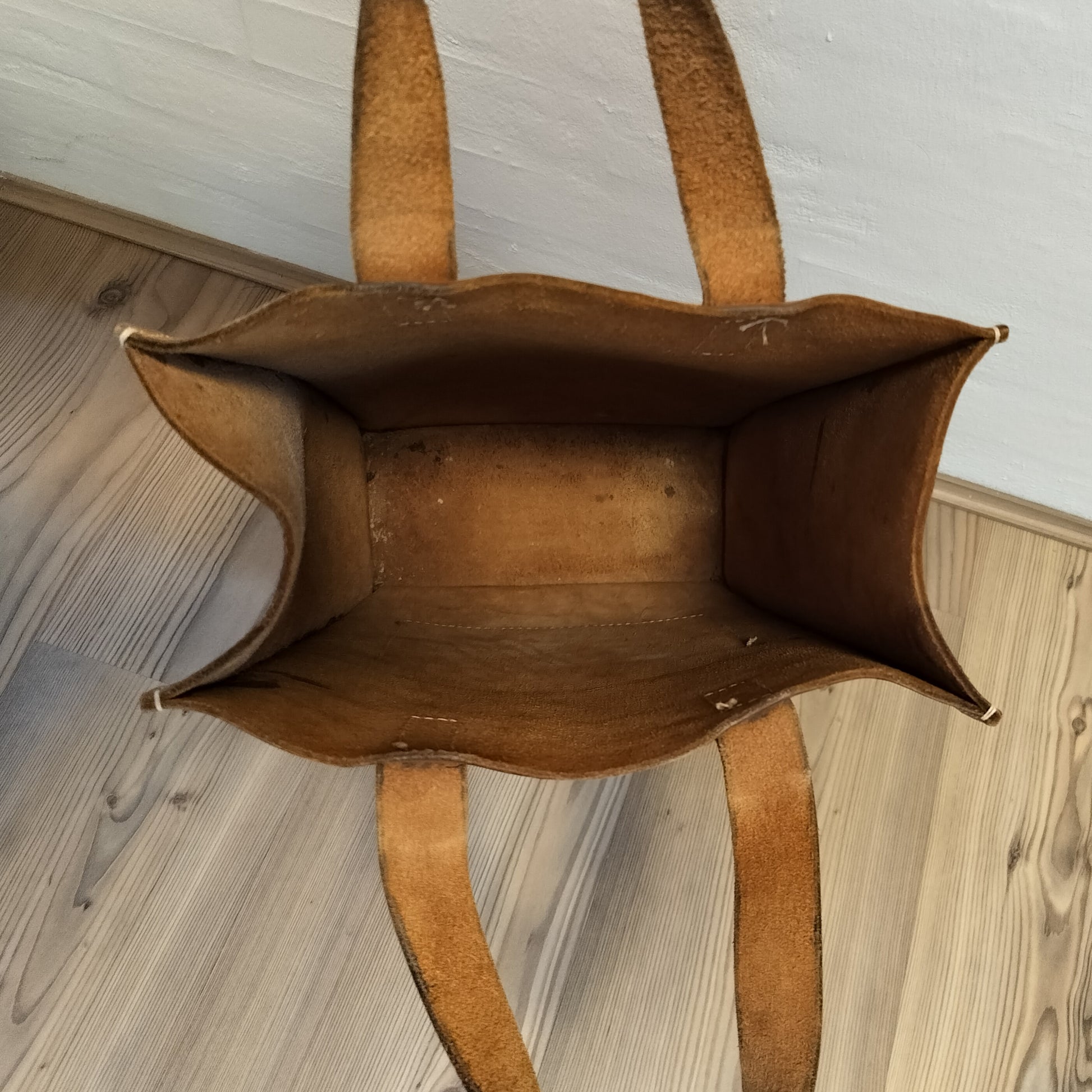 Secondhand - Shopper af kernelæder (patineret) indvendig