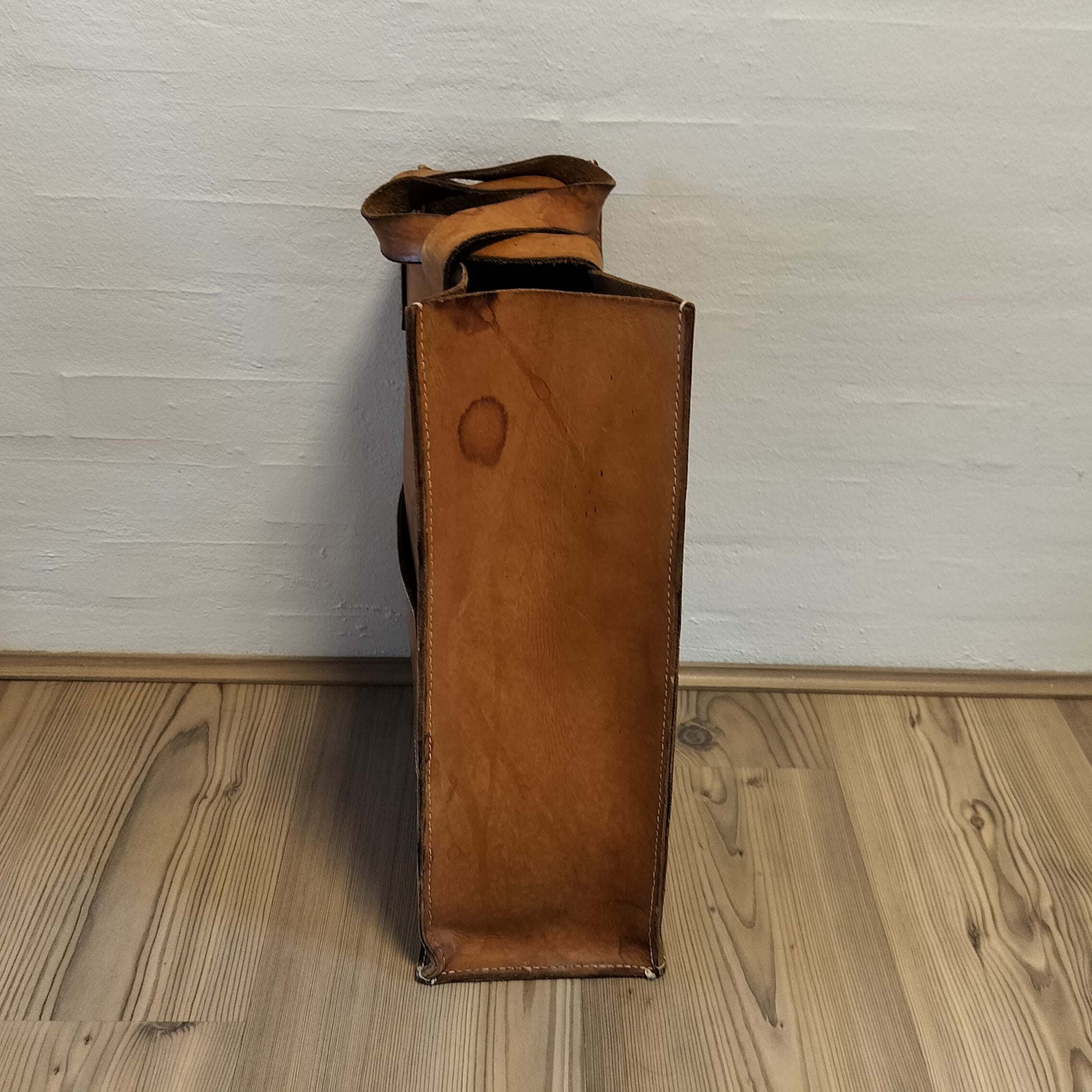 Secondhand - Shopper af kernelæder (patineret) fra den ene side