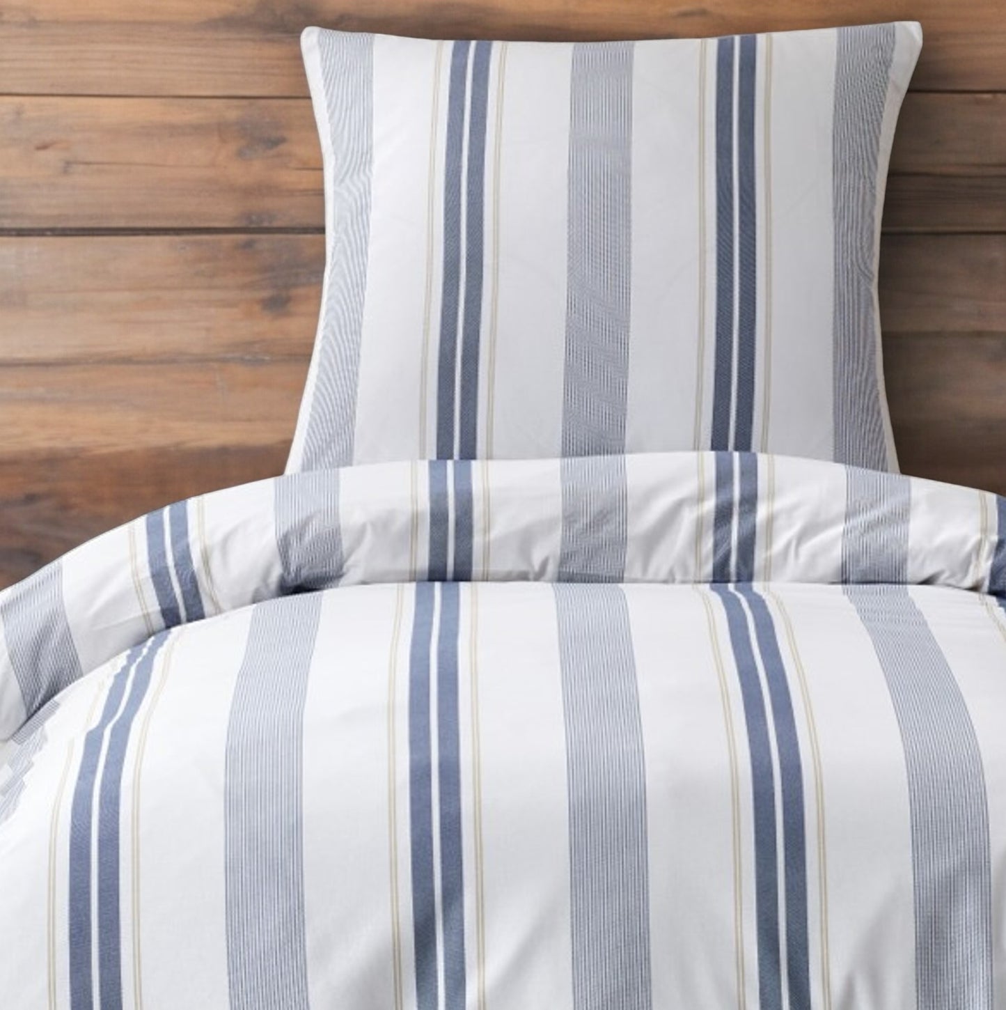 BySkagen - Sengetøj Simone smalle blå striber 140 x 200 cm Renforcé bomuld