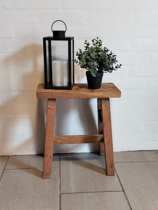 Træskammel/bænk af genbrugstræ H 44 x L 40 x D20,5/28 cm model Veng