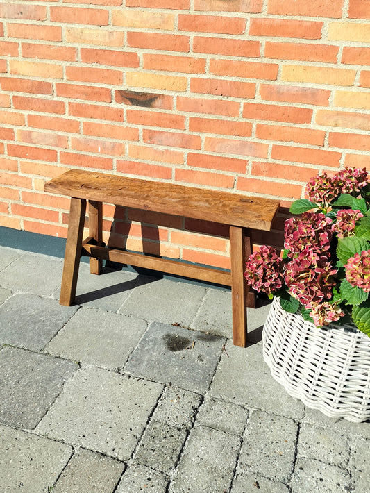 Bænk af genbrugstræ (UNIKA) L 80 x D 20,5/28 x H 45 cm model Veng