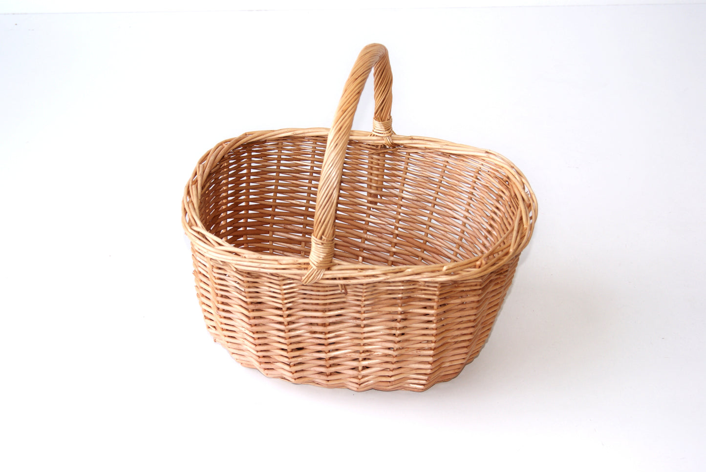 Bykurv oval af rødpil B 38 x D 28 x H 20 cm