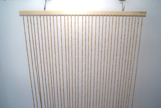 Forhæng med lyse (natur) træperler