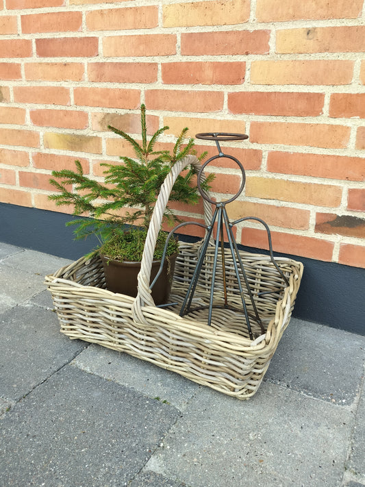 Flettet bykurv i grå rattan L 51 x B 40 x H 16 cm