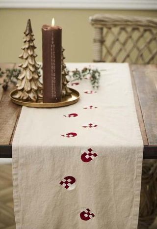 Ib Laursen - Bordløber med flettede hjerter - Hørfarvet 30 x 160 cm