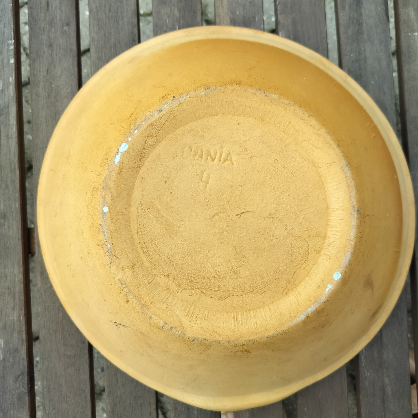 Secondhand - Gammelt Dania lerfad Ø 32,5-33,5 x H 10,5 cm