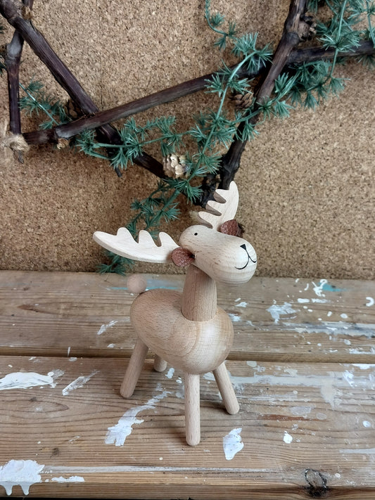Elg i lys træ H 16 cm