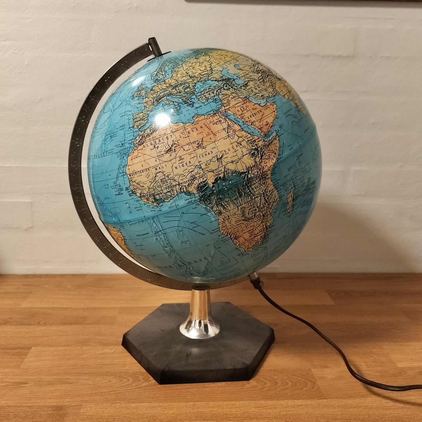 Secondhand - Scan-Globe Globus (1972) på brun plastik fod