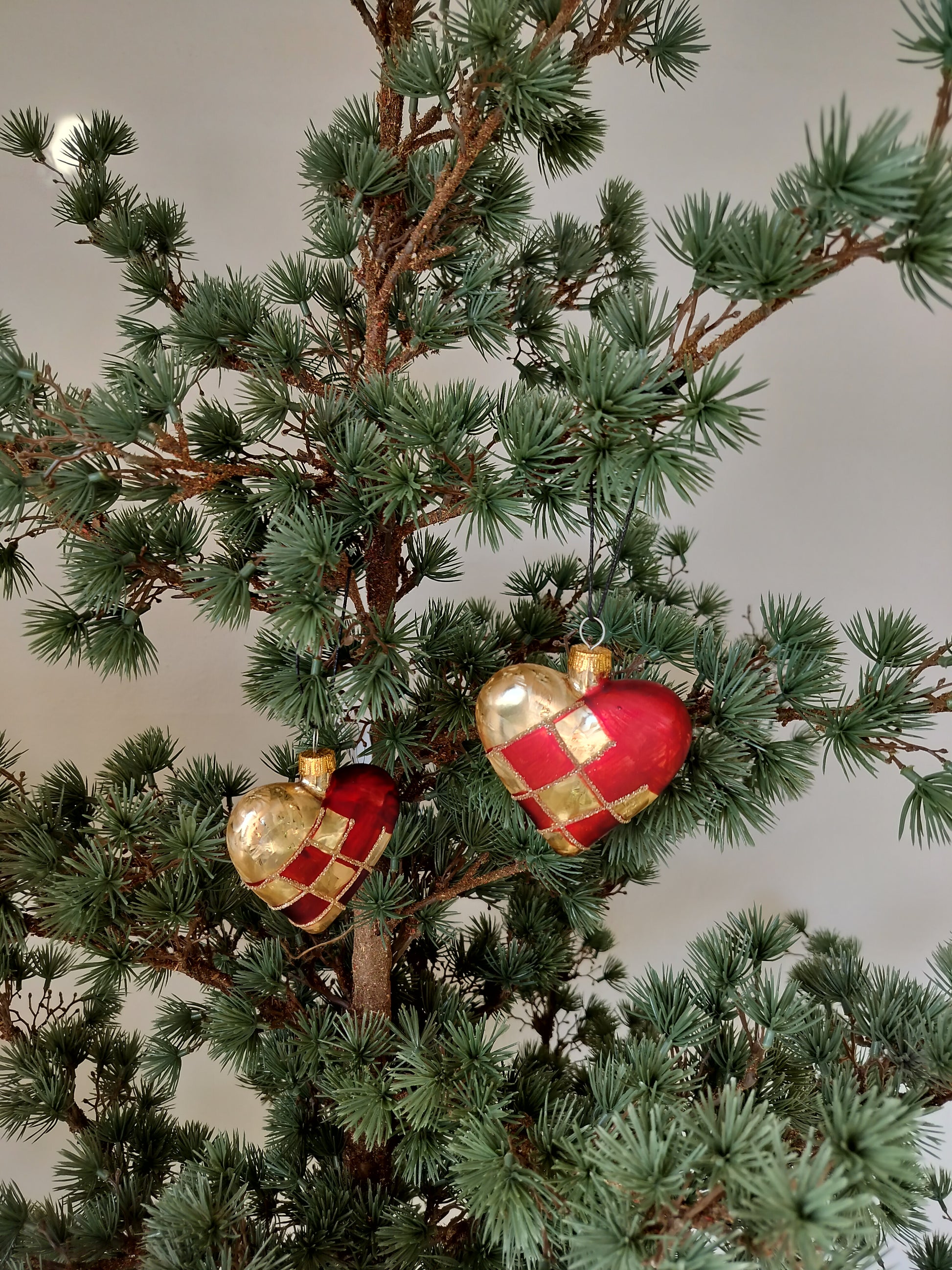 Julekugler - Hjerter med klassisk flettet mønster 2 stk. B 8 x H 9 cm