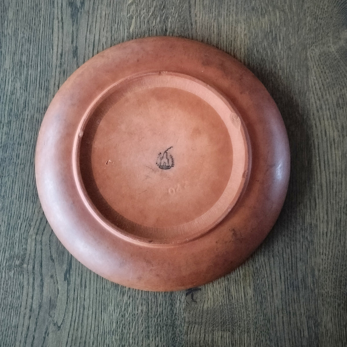 Lerfad med mønster Knabstrup Ø 29,5 cm og H 3,5 cm.