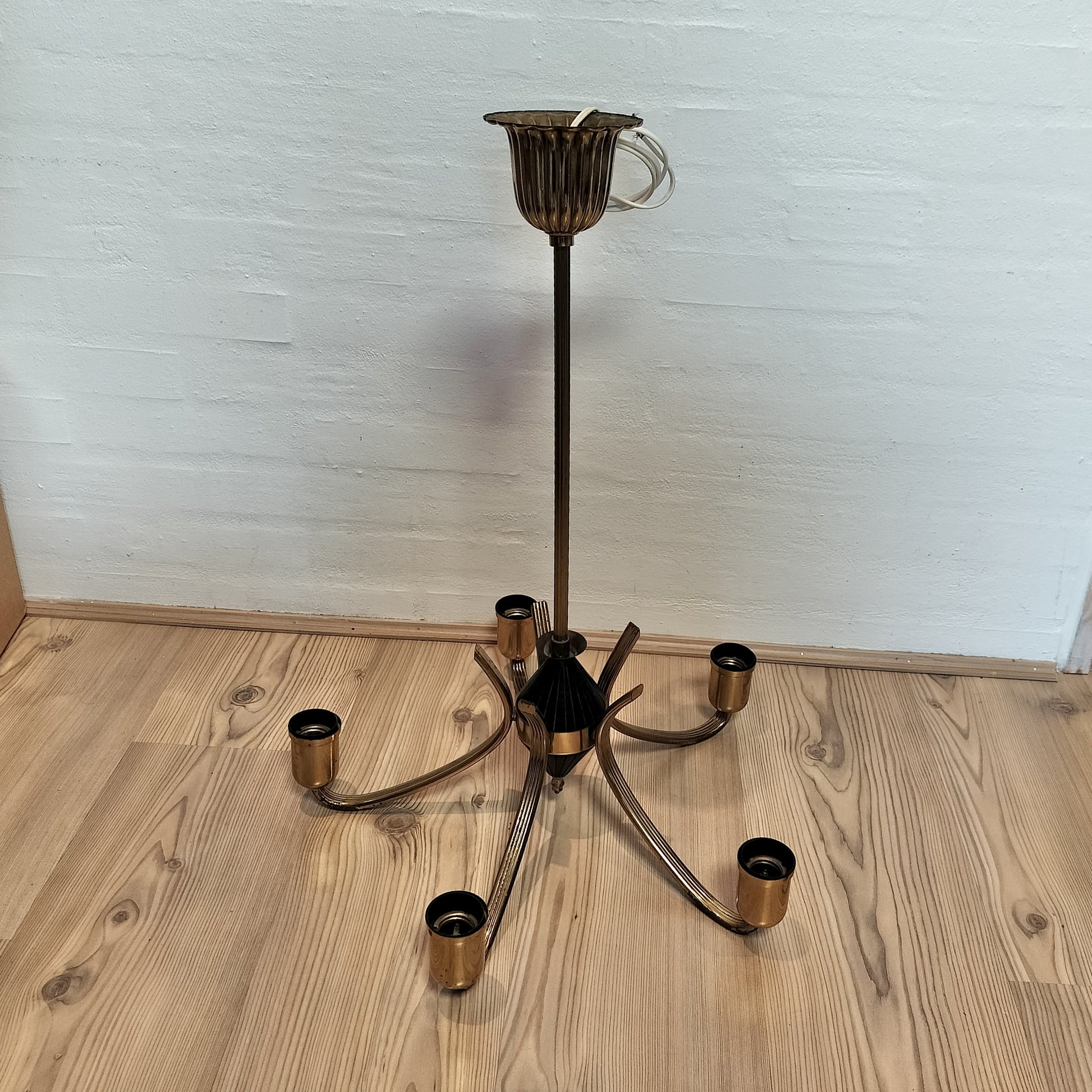 Secondhand - Lysekrone med 5 arme.