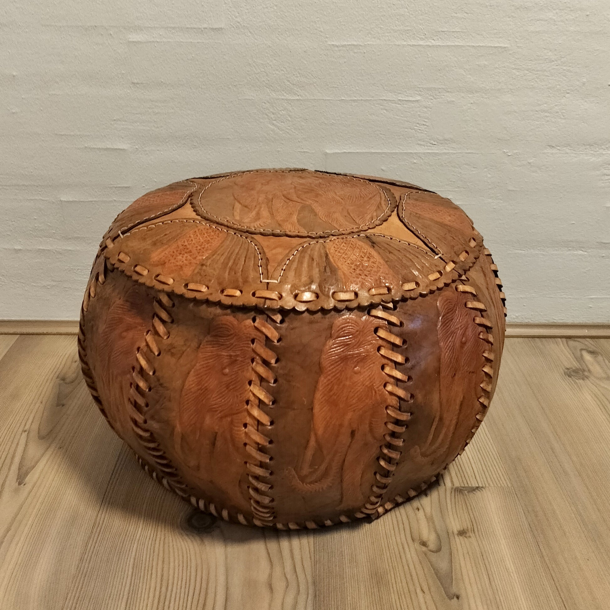 Secondhand - Marokkopude kernelæder med elefantmotiver