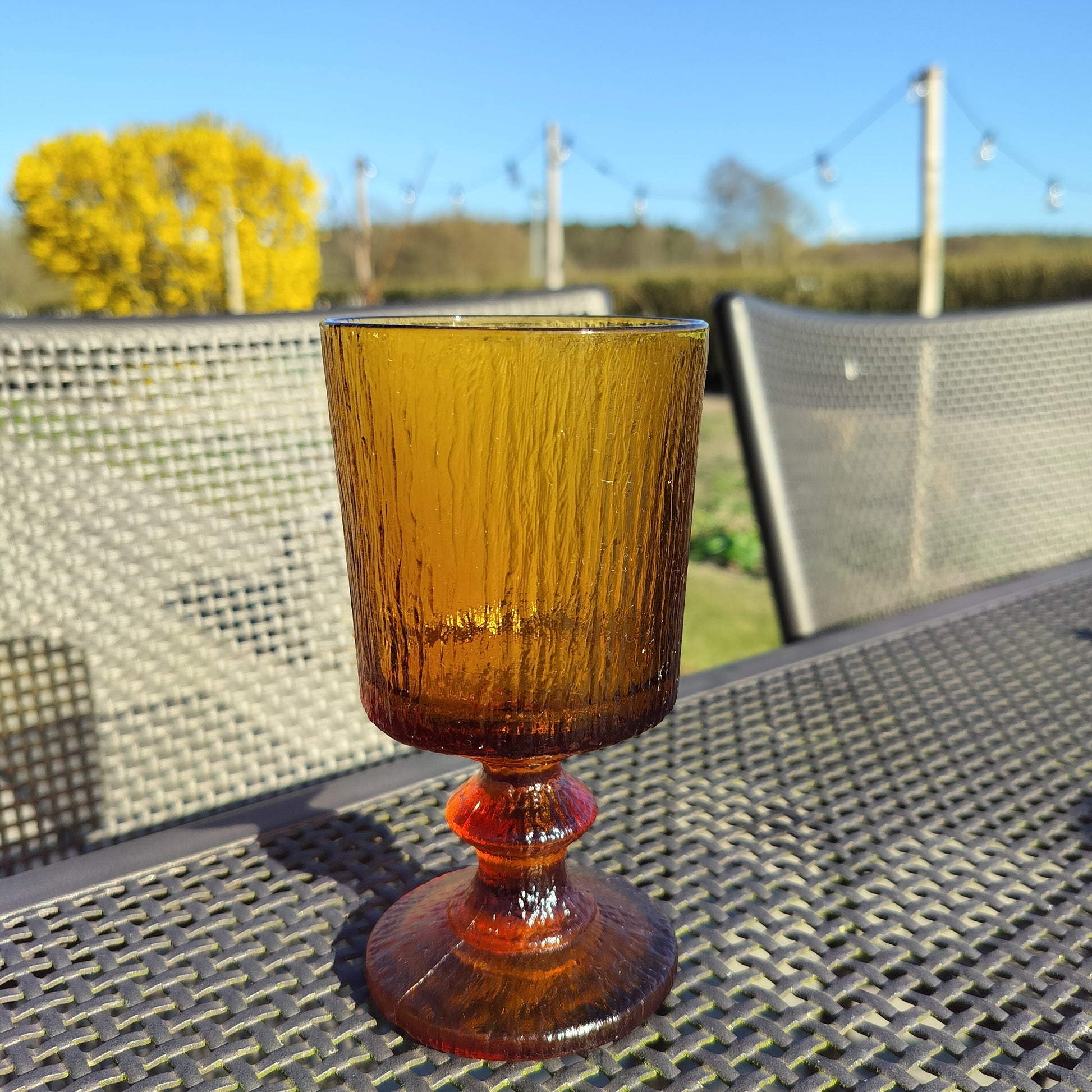 Secondhand - Ravfarvet vinglas