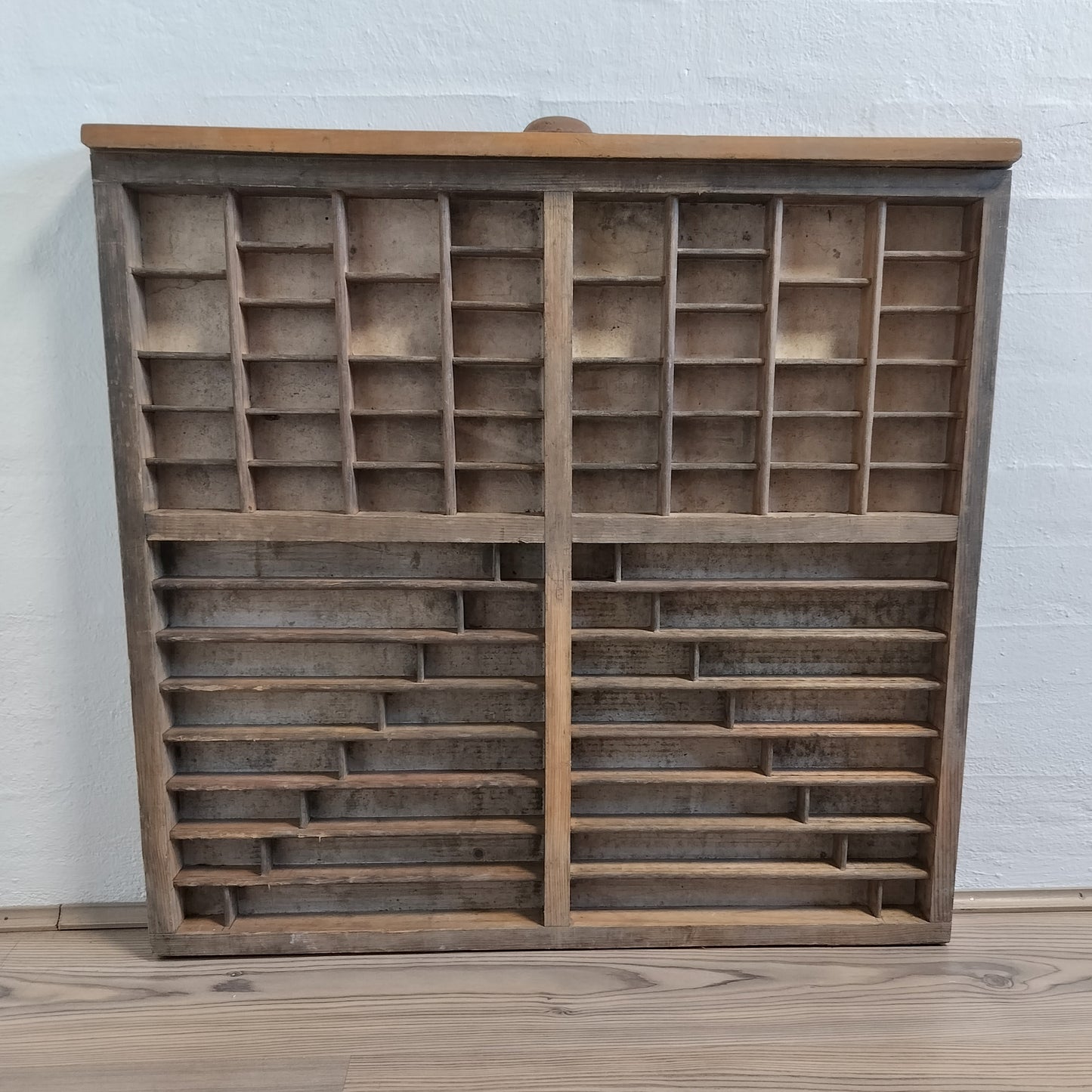 Secondhand - Sættekasse B 65 x D 4,2/5,7 x H 64 cm