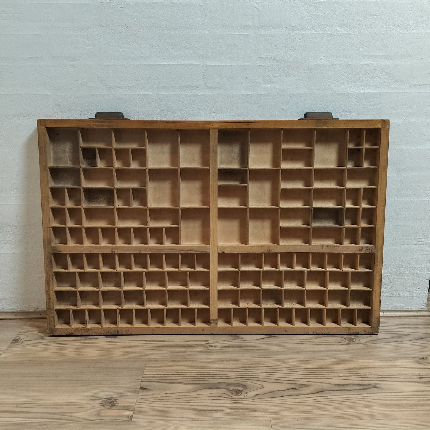 Secondhand - Sættekasse B 82,8 x D 3,9 x H 55 cm