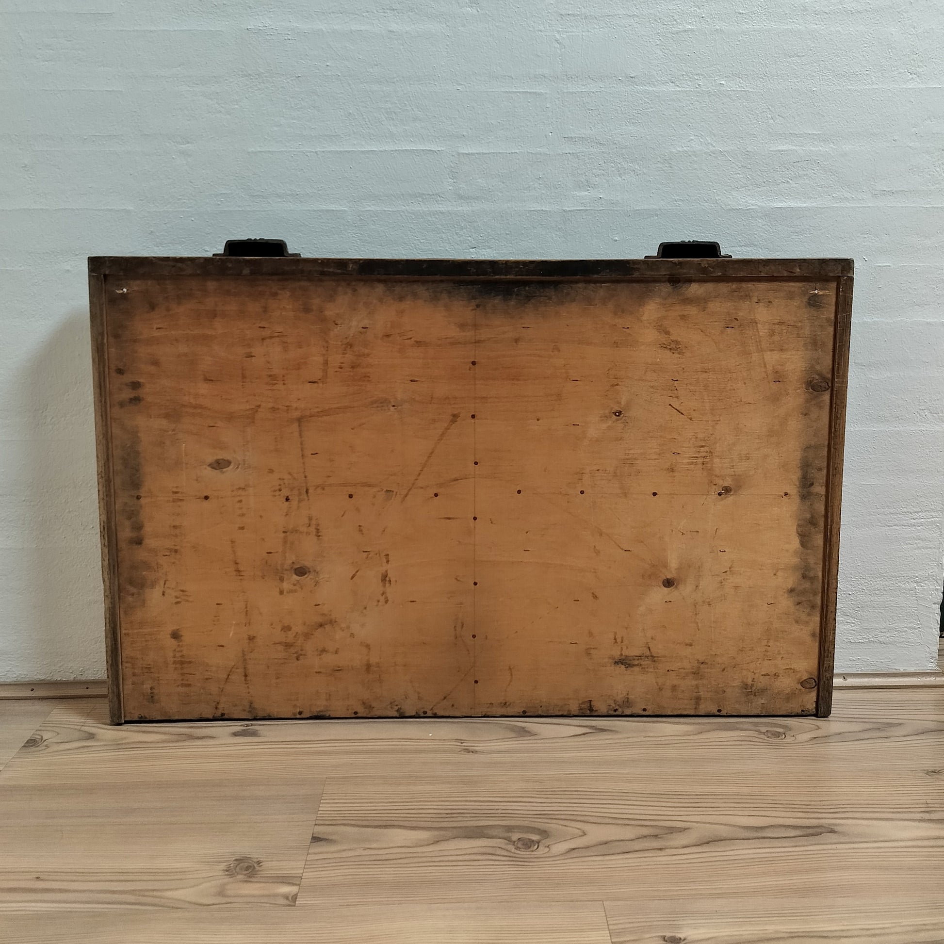 Secondhand - Sættekasse B 82,8 x D 5 x H 55 cm bagside