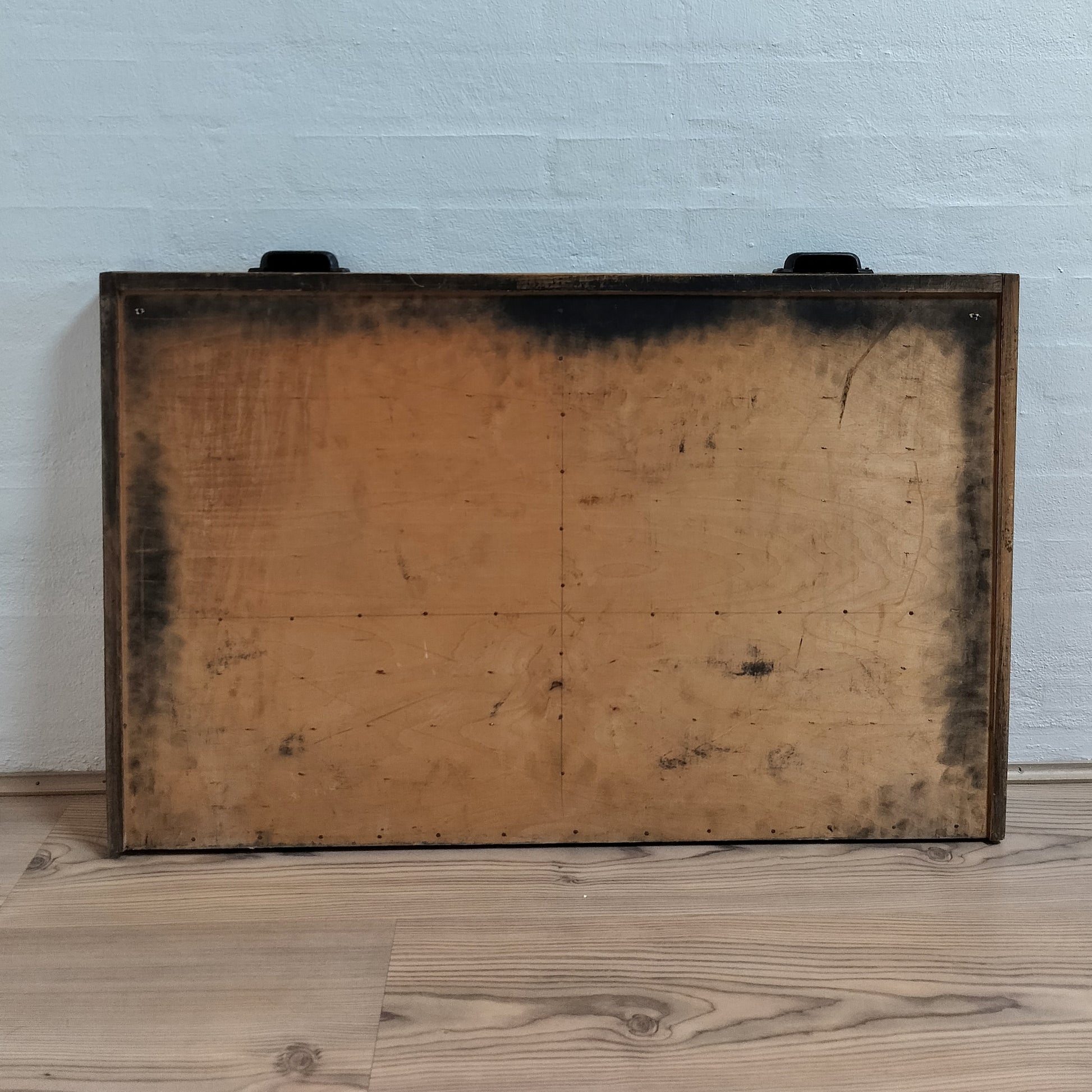 Secondhand - Sættekasse B 83 x D 5 x H 55 cm bagside