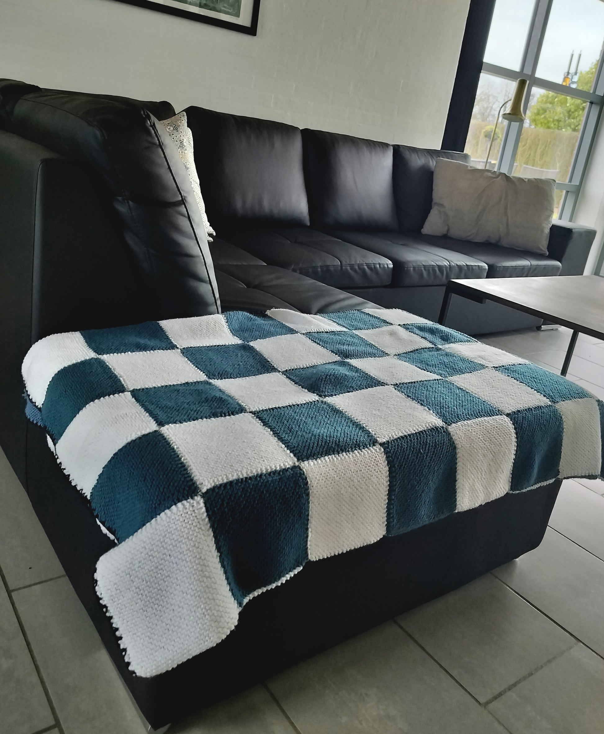 Secondhand - Strikket mormor tæppe 116 x 148 cm