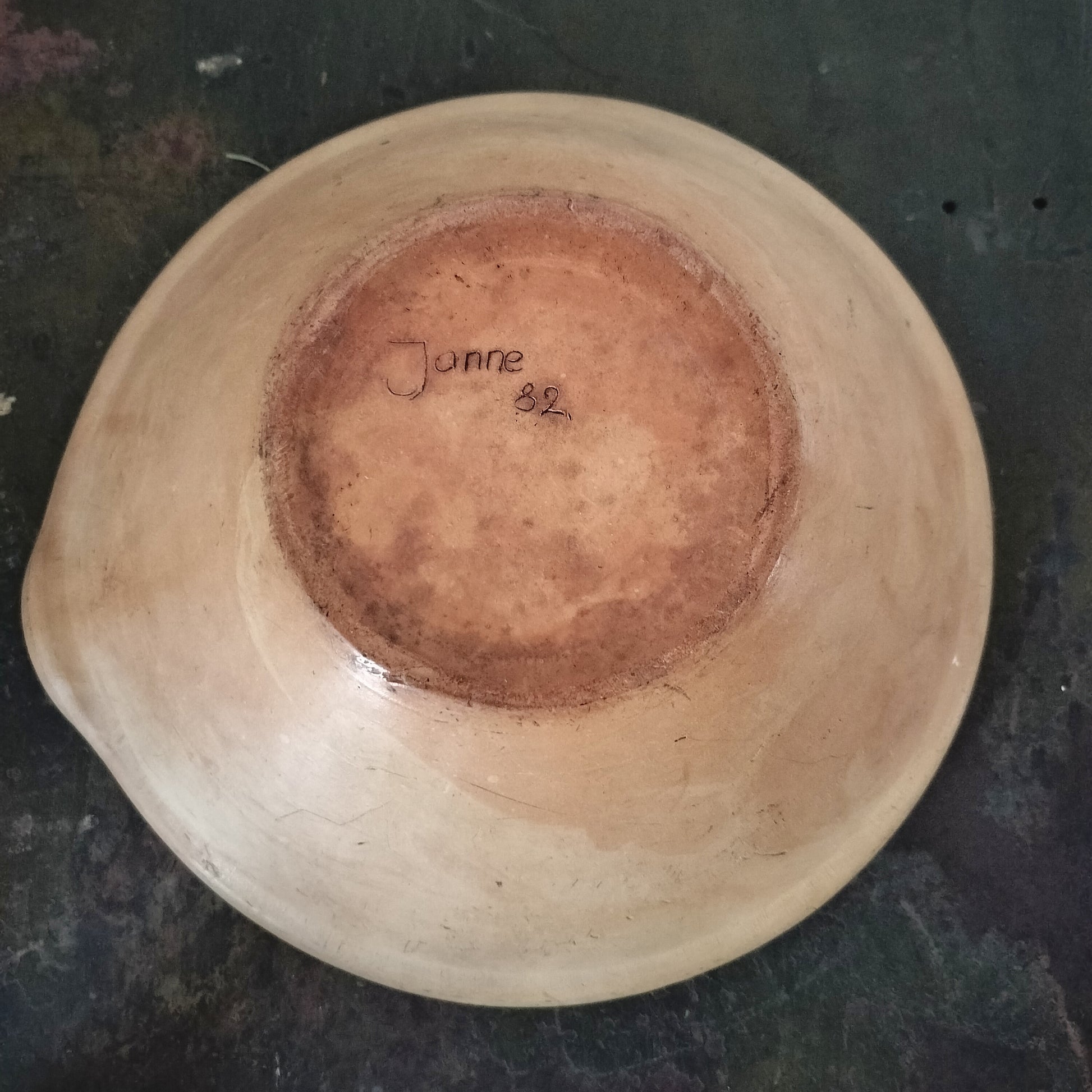 Secondhand - Lerfad dekoreret indvendig  Ø 27,5/28,5 x H 9 cm