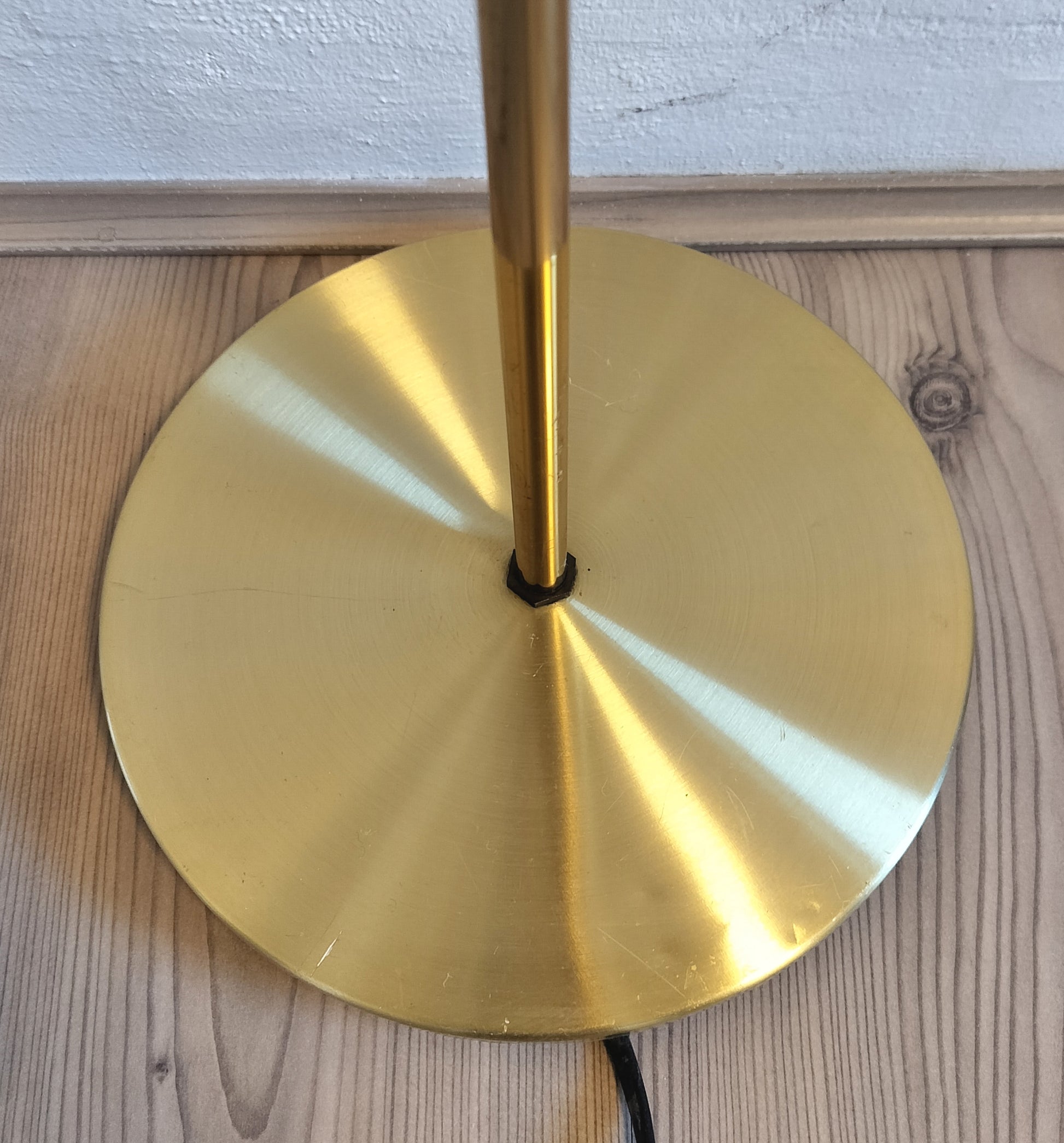 Secondhand - Standerlampe messingfarvet