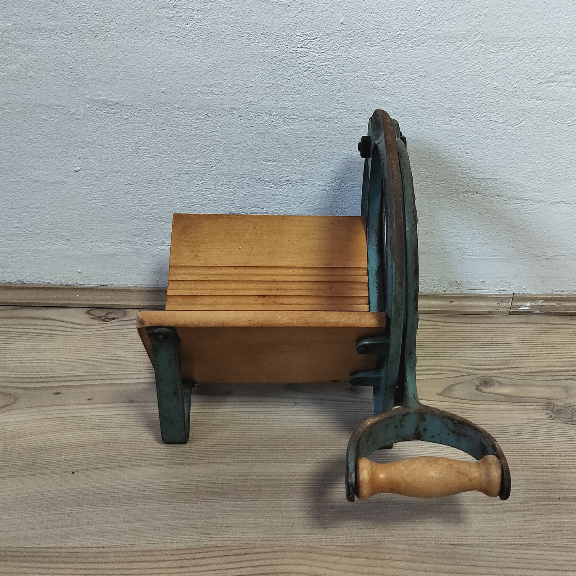 Secondhand - Raadvad brødskærer (lille)