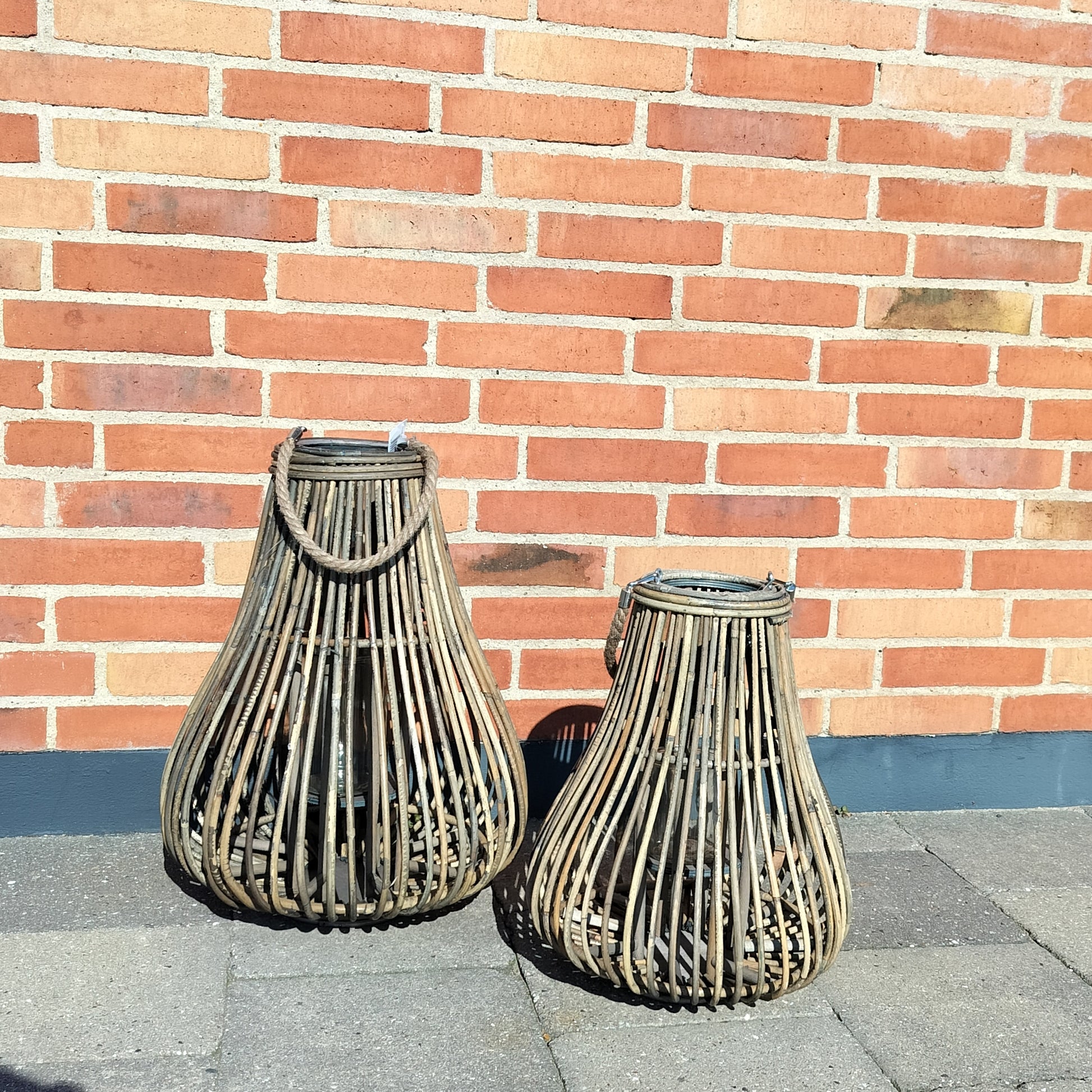 Lanterner af rattan 40 og 50 cm høje