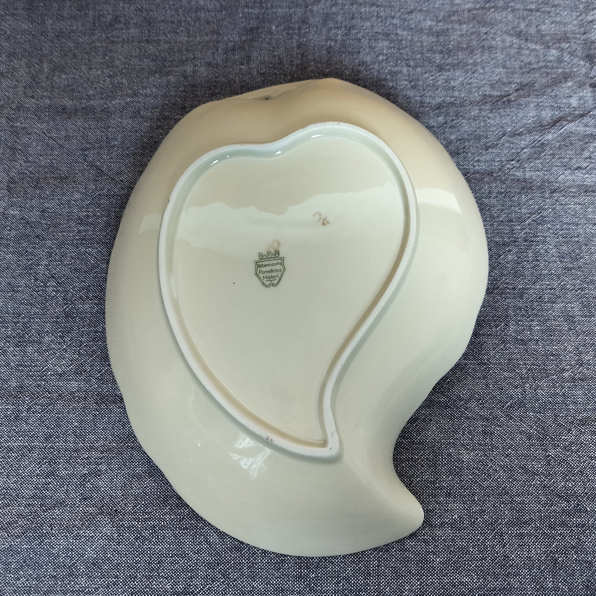Secondhand - Rosenborg bladformet fad 23,5 x 18,5 cm