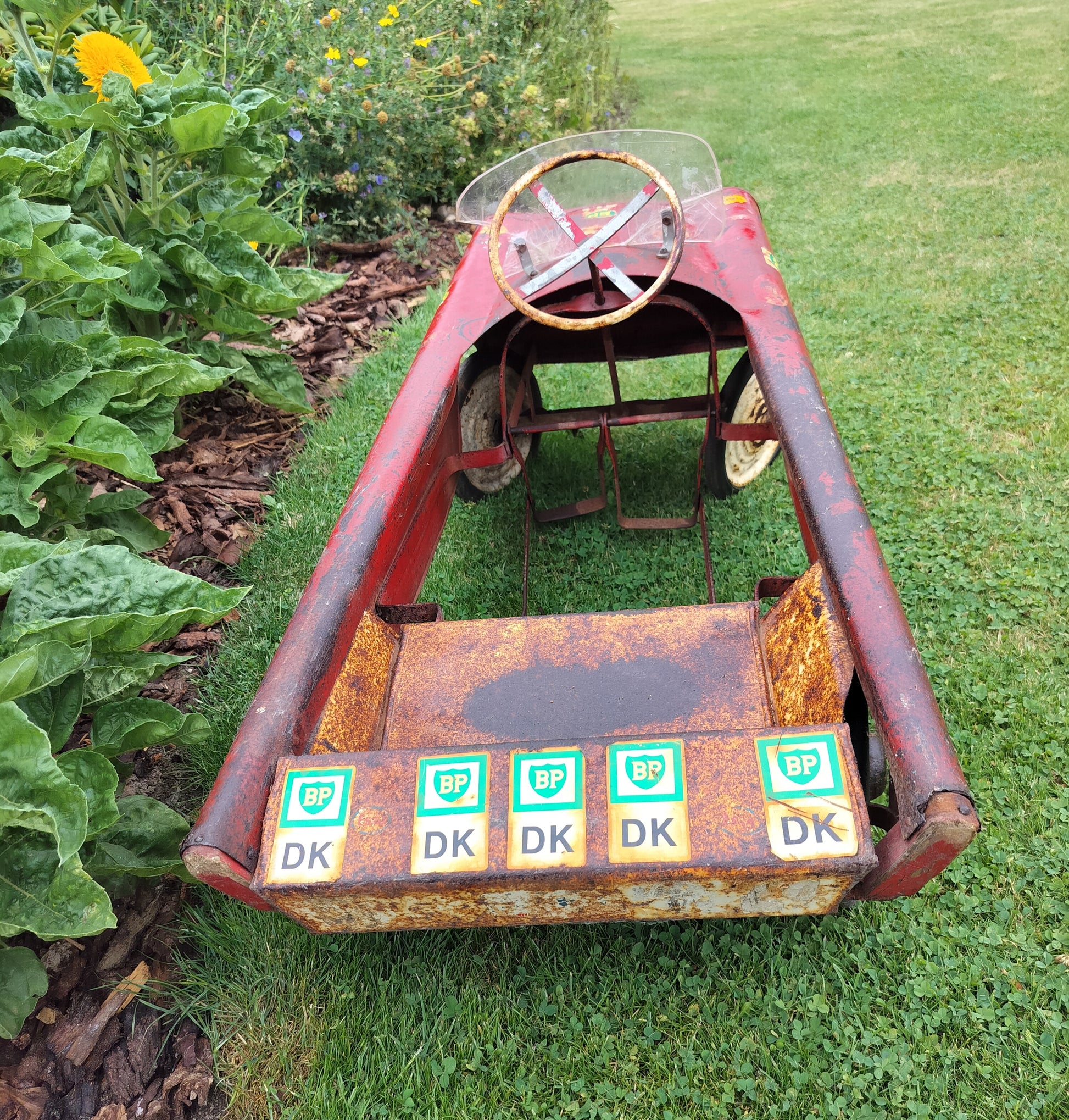 Secondhand - Gammel pedalbil