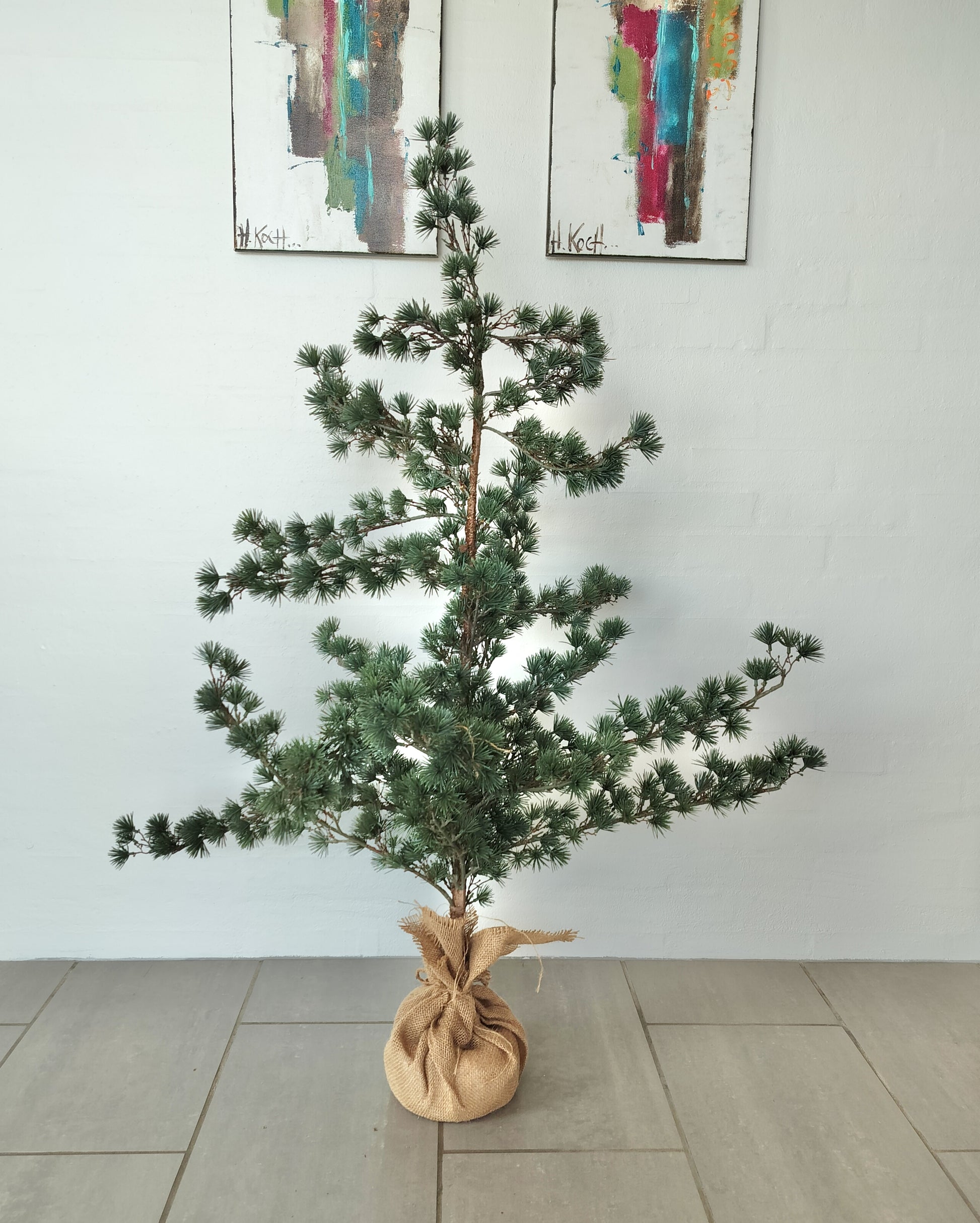 Ib Laursen - Kunstigt Cedertræ m/ jutefod H 125 cm (2. sortering)