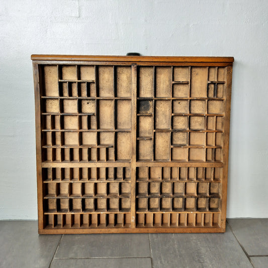 Secondhand - Sættekasse B 65 x D 4,5-6 x H 62,5 cm