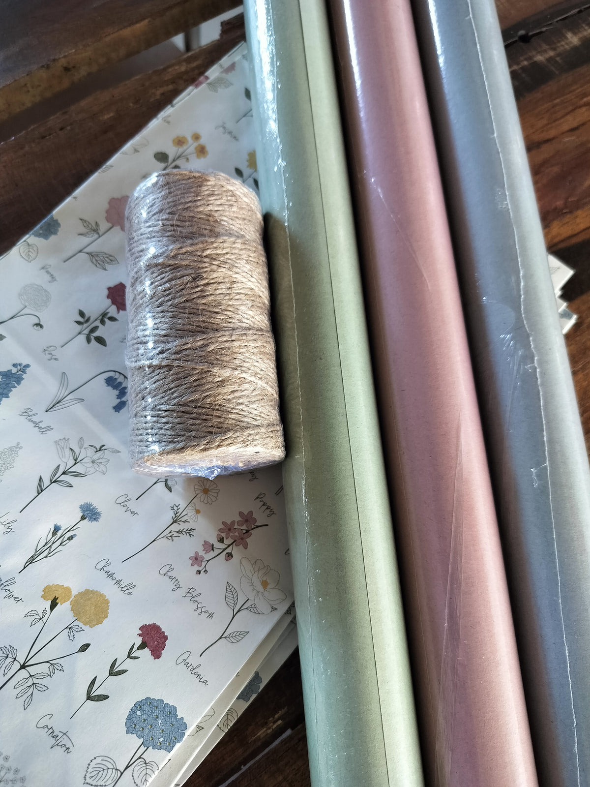 Ib Laursen - 3 stk kardus gavepapir (grøn, blågrå, rosa)