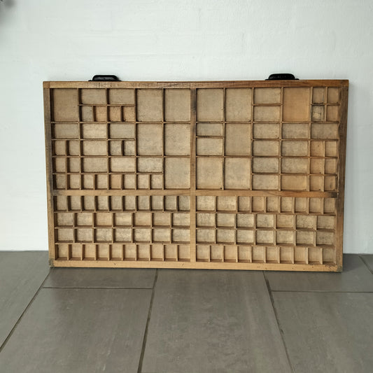 Secondhand - Gammel sættekasse B 82,5 x H 54,5 x D 4 cm