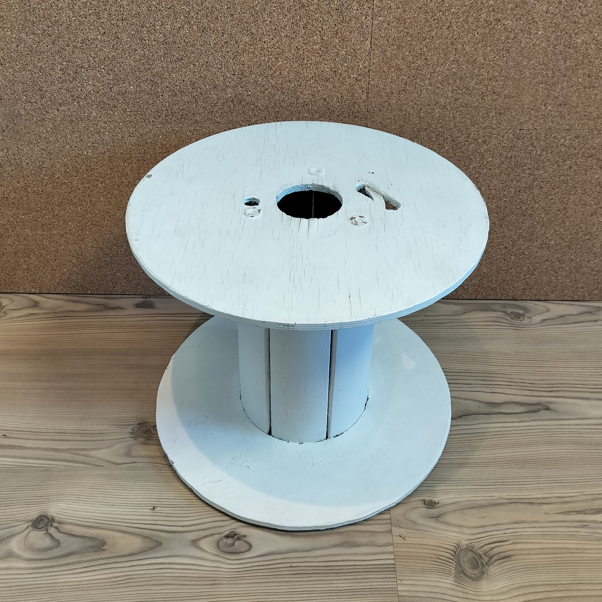 Secondhand - Kabeltromle (letvægts og hvidmalet)