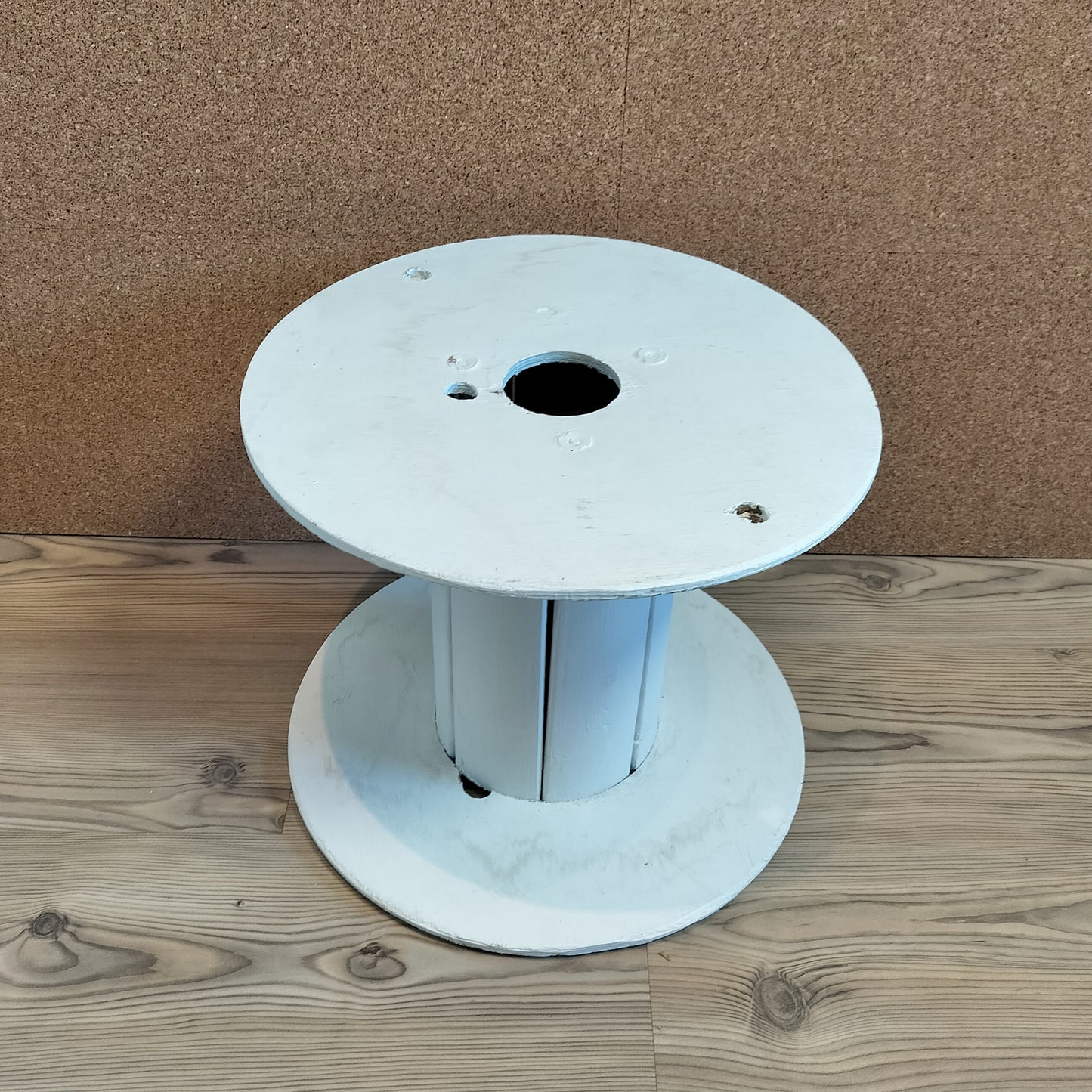 Secondhand - Kabeltromle (letvægts og hvidmalet)