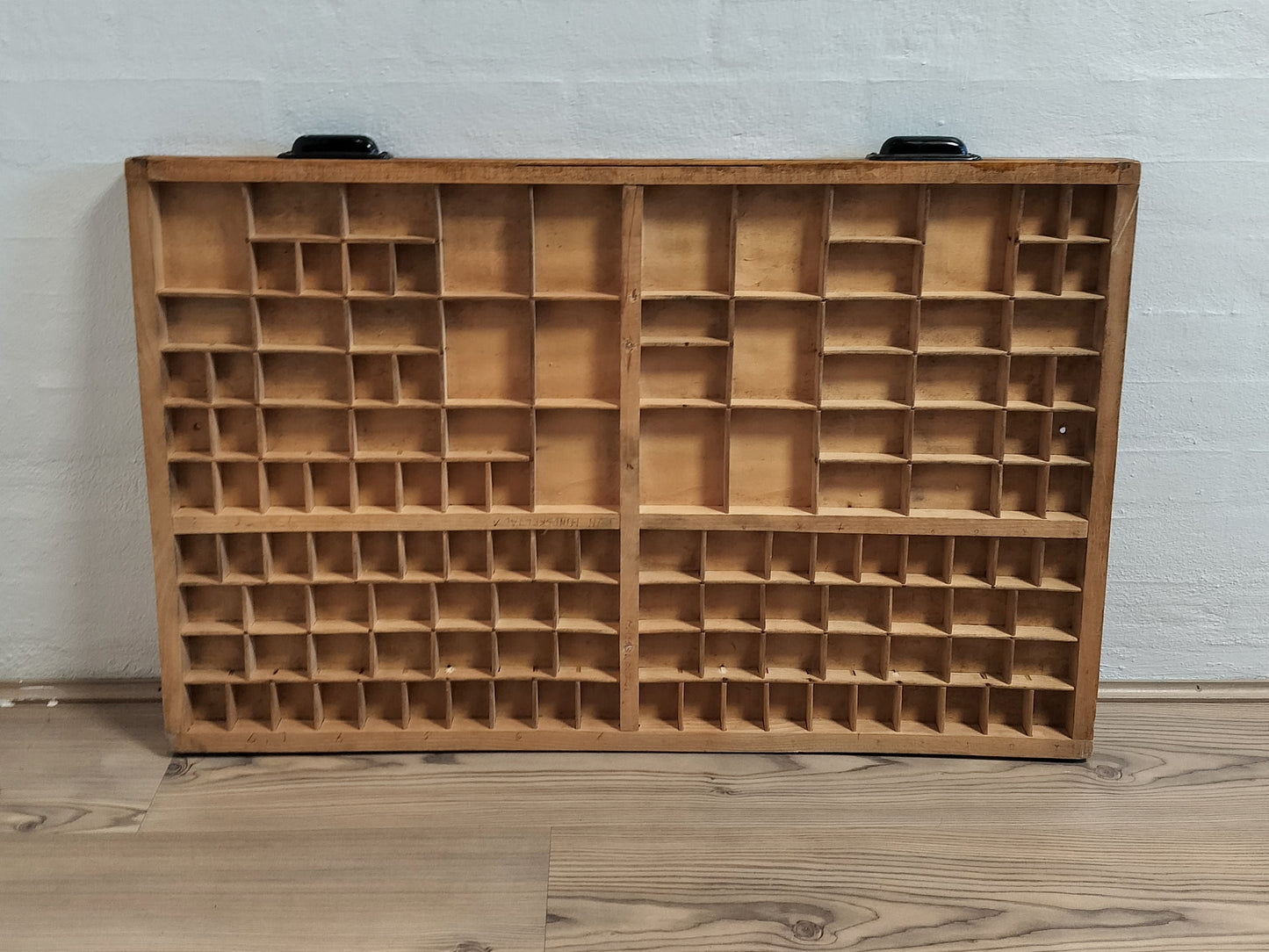 Secondhand - Sættekasse B 82,5 x H 55 x D 3,8 cm